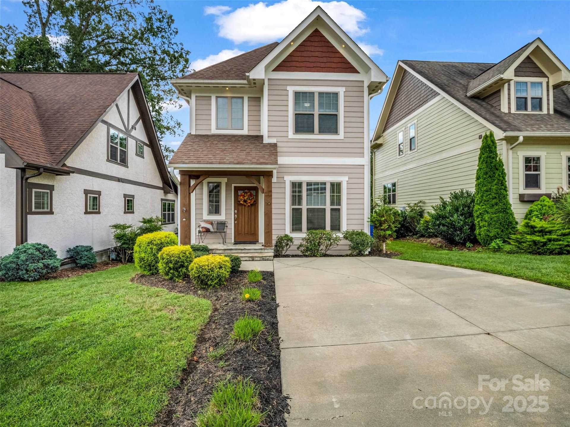 Property at 19 Tudor Way, Black Mountain, NC 28711