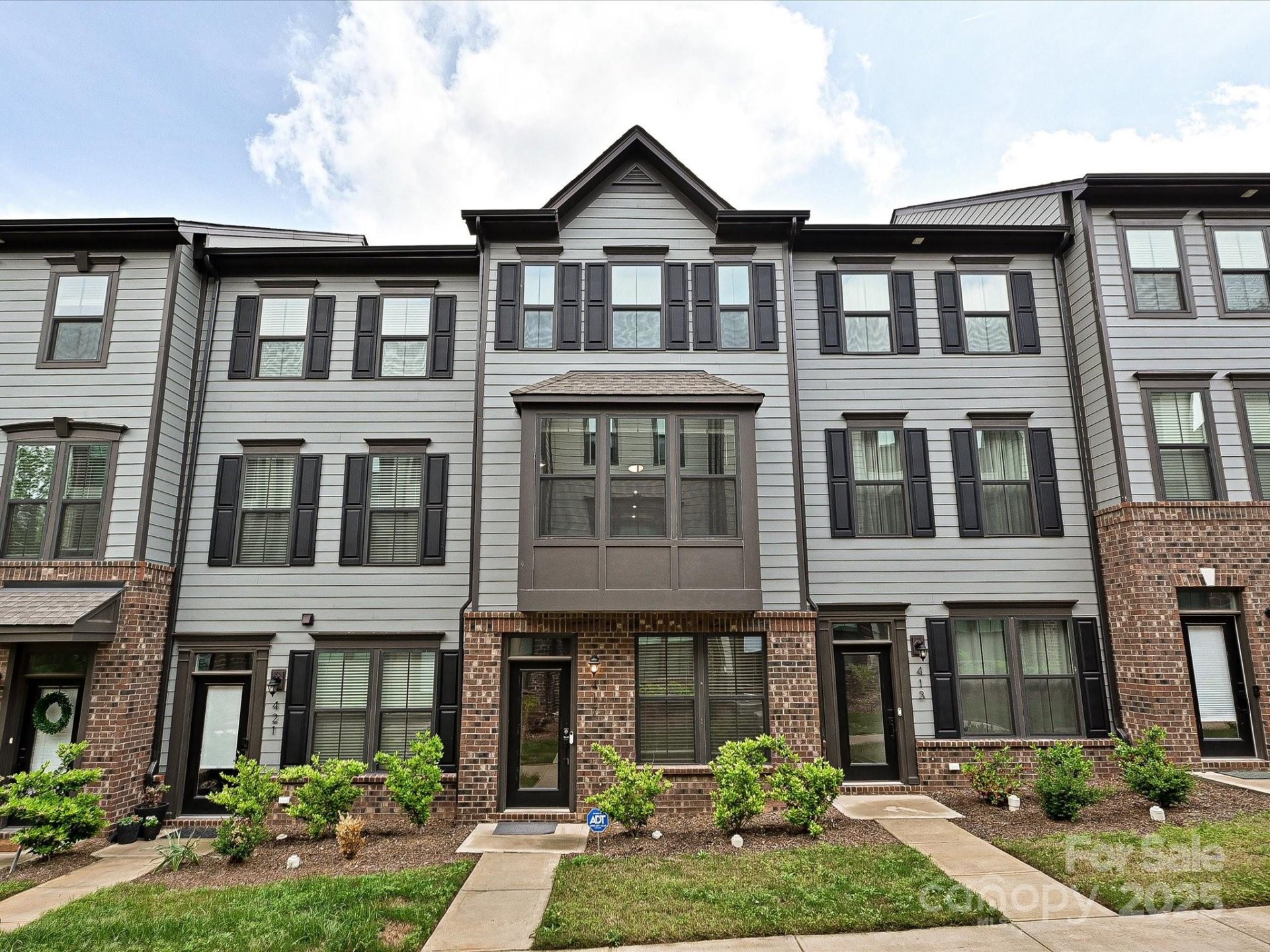 Anderson Townhomes, Charlotte Community