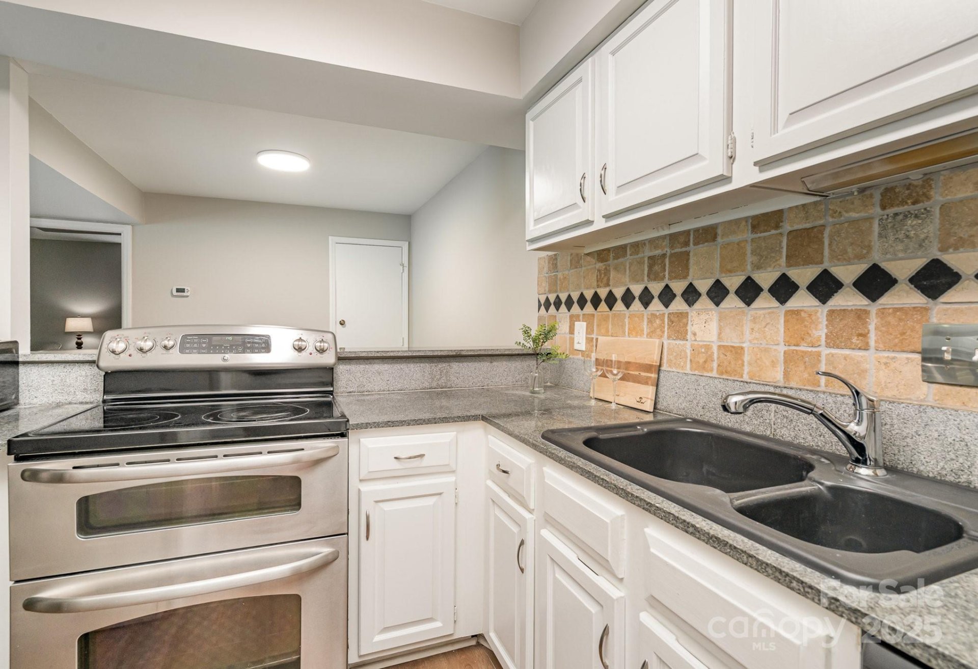 Property image 3 at 1600 Sharon Road, Charlotte, NC 28210
