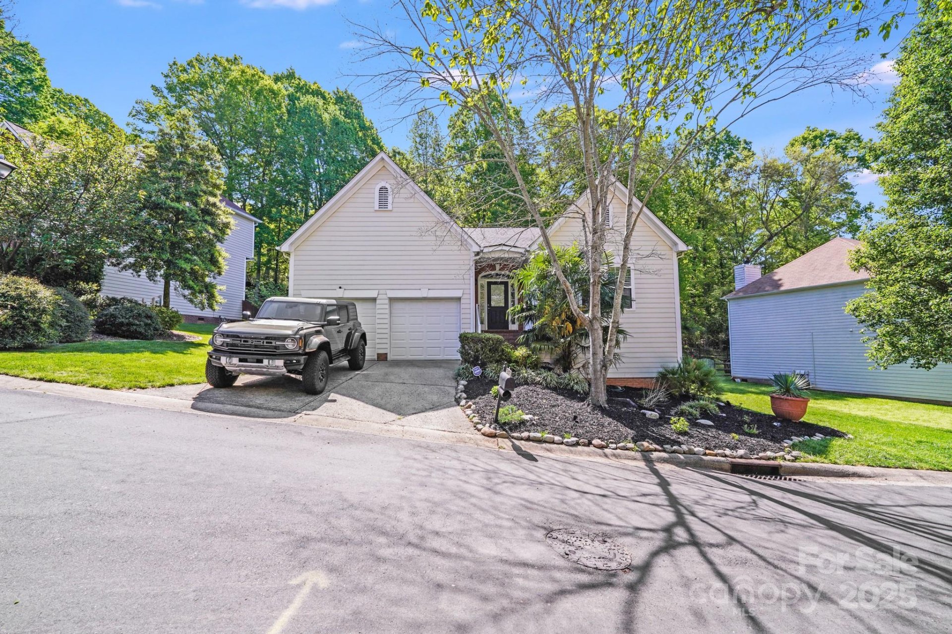 13817 Kings Carriage Lane