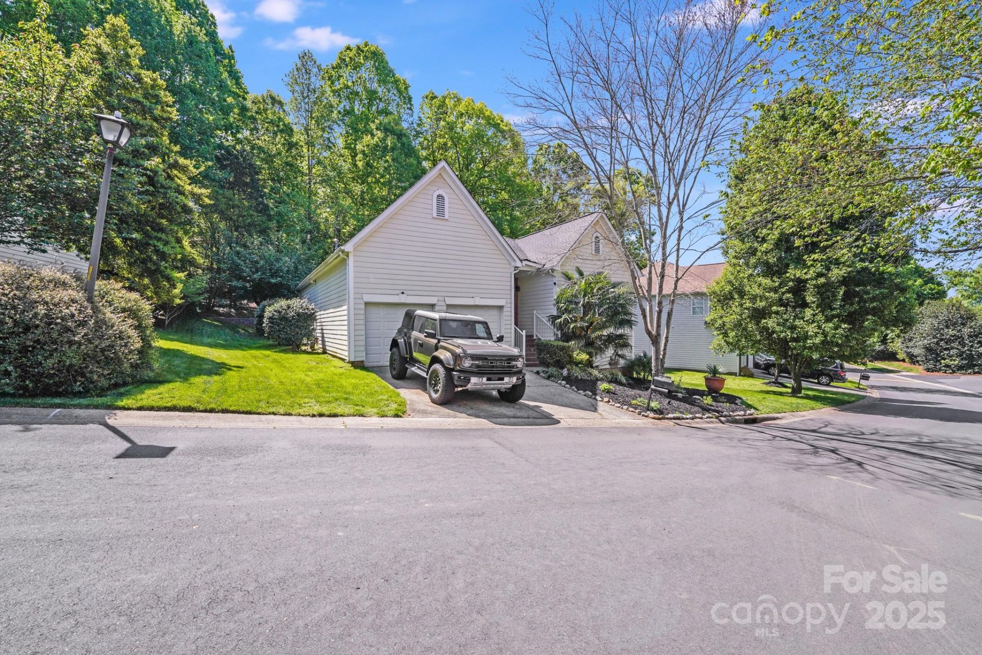 Property image 2 at 13817 Kings Carriage Lane, Charlotte, NC 28278