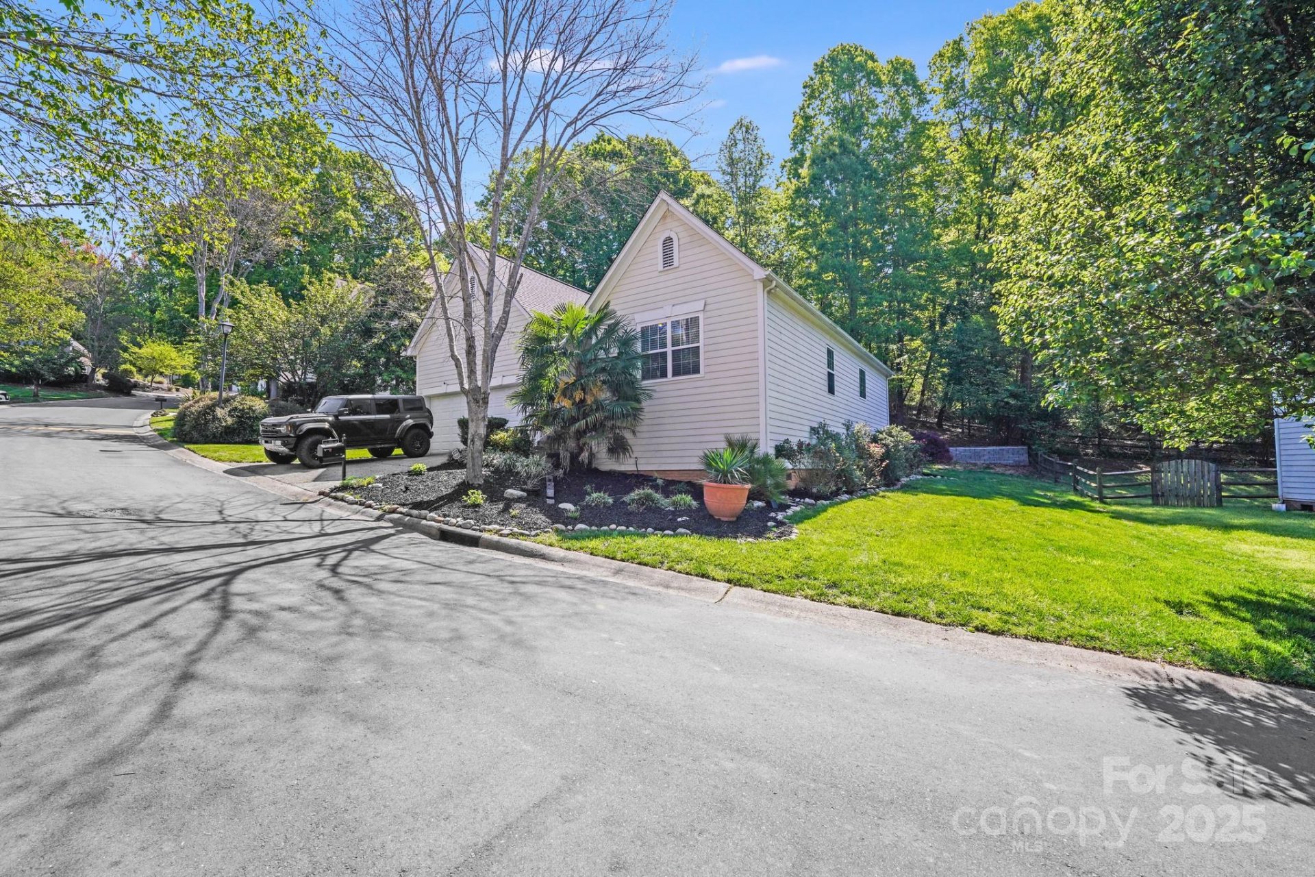 Property image 3 at 13817 Kings Carriage Lane, Charlotte, NC 28278