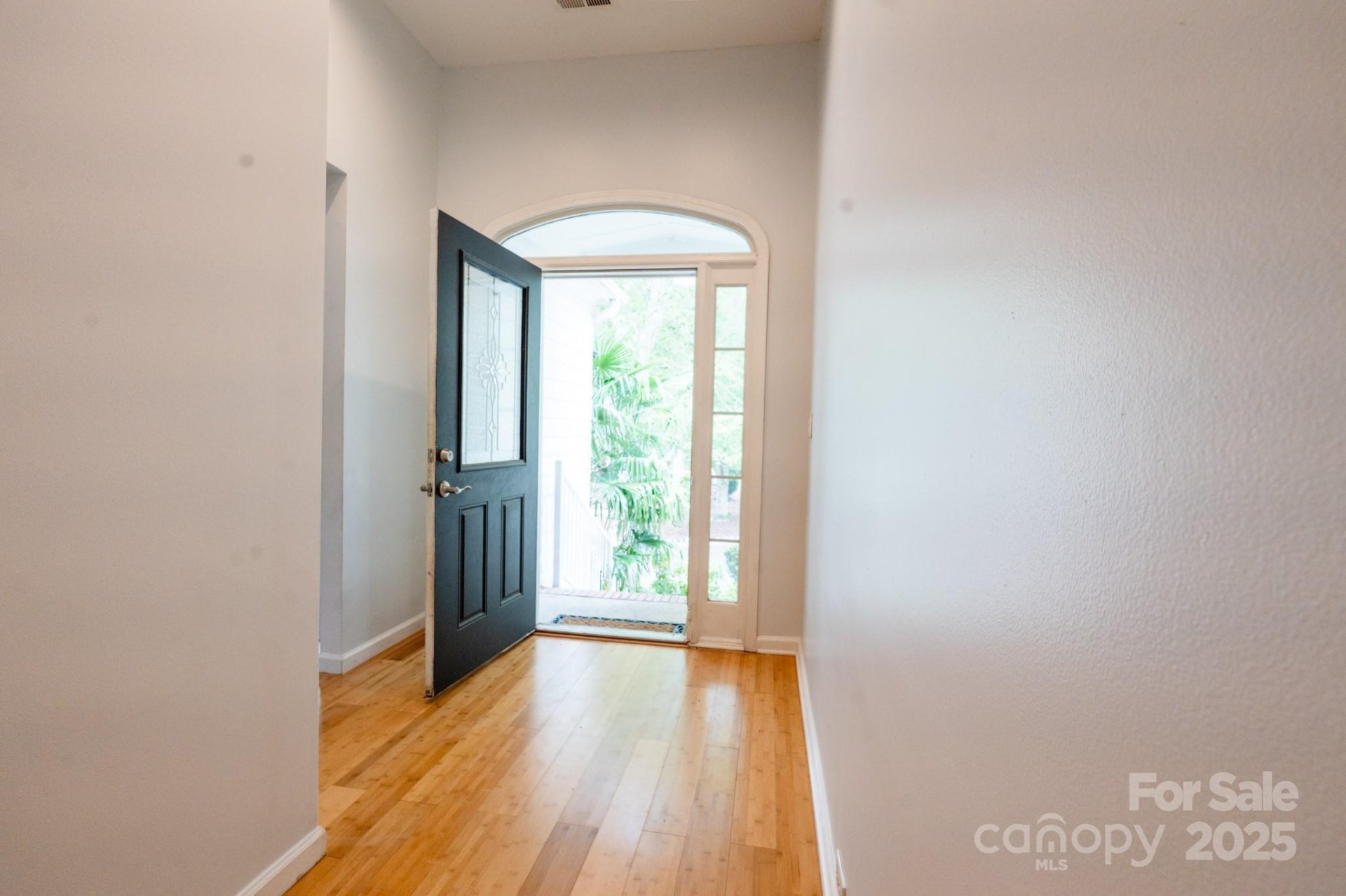 Property image 4 at 13817 Kings Carriage Lane, Charlotte, NC 28278