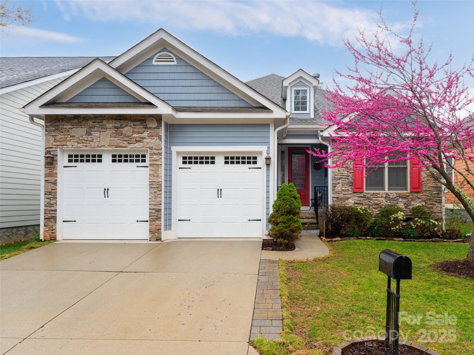 Property image 1 at 31 Dreambird Drive, Leicester, NC 28748