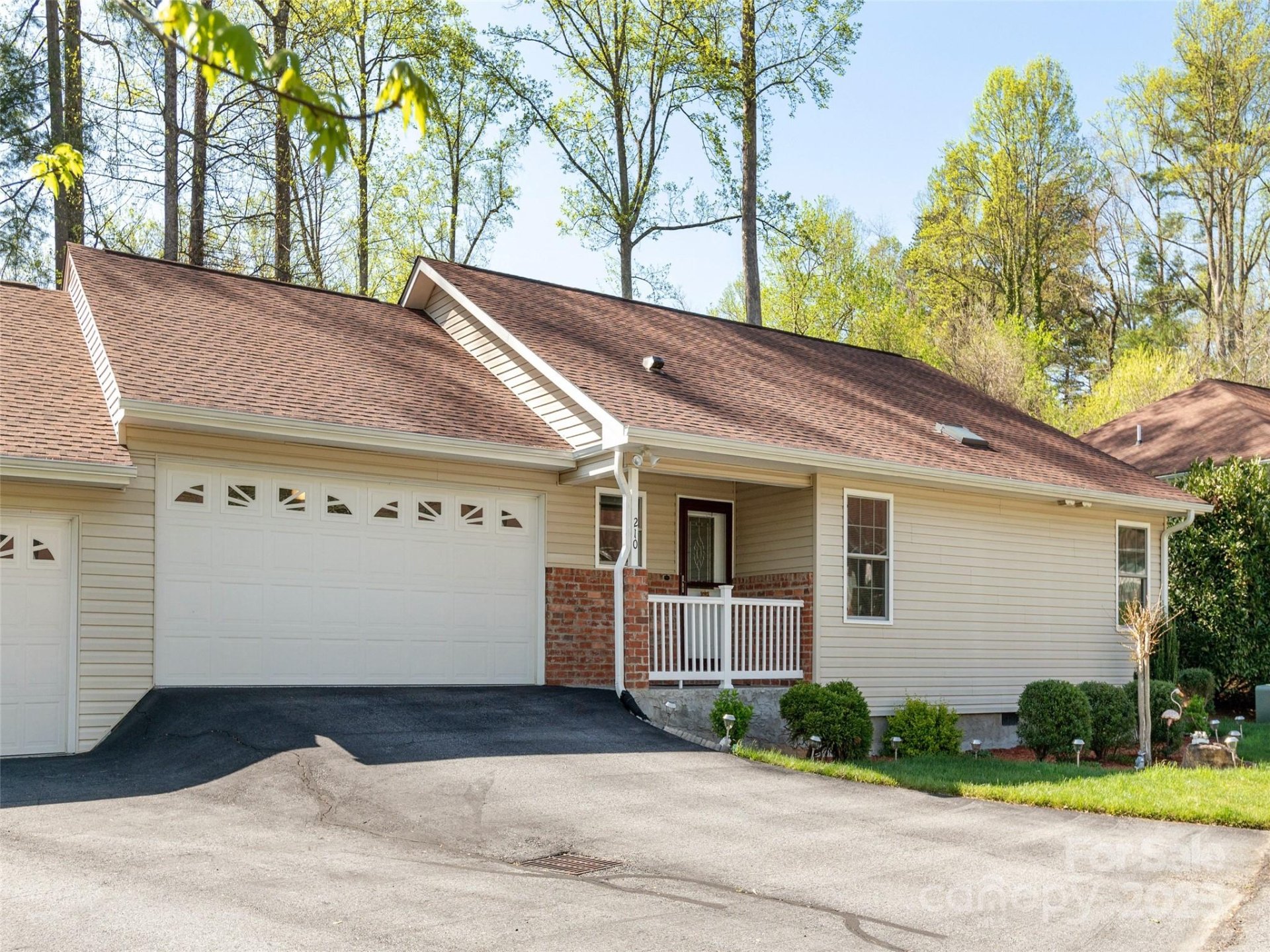 Property image 2 at 210 Allen Paul Drive, Hendersonville, NC 28791