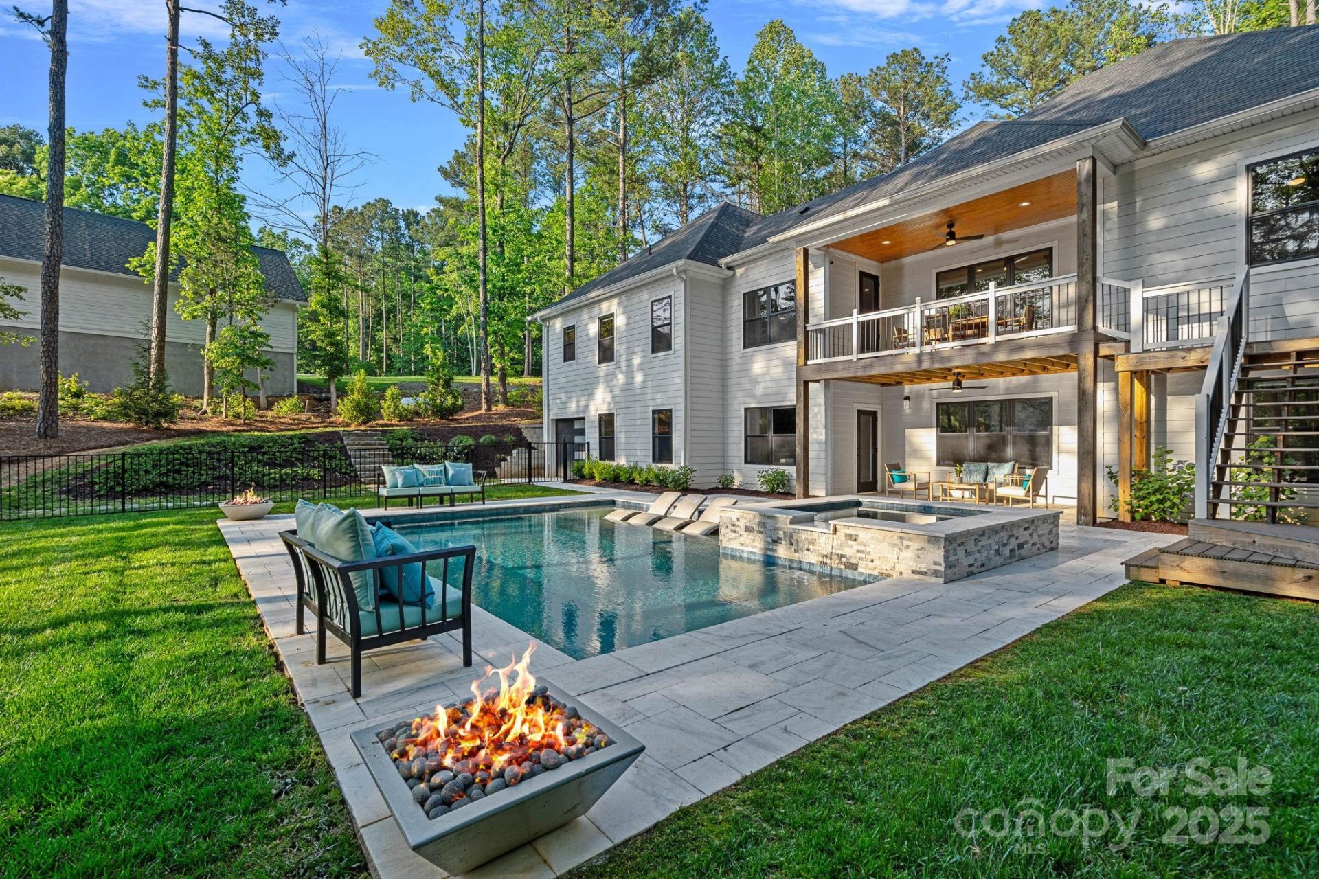127 Holt Lane