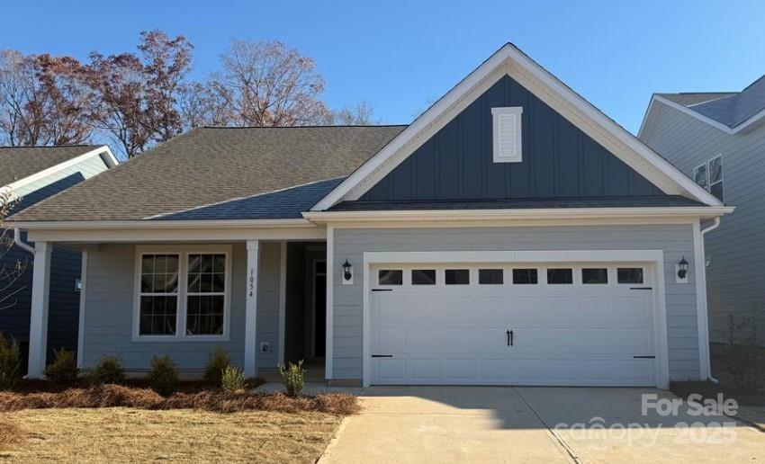 1034 Mapletree Lane