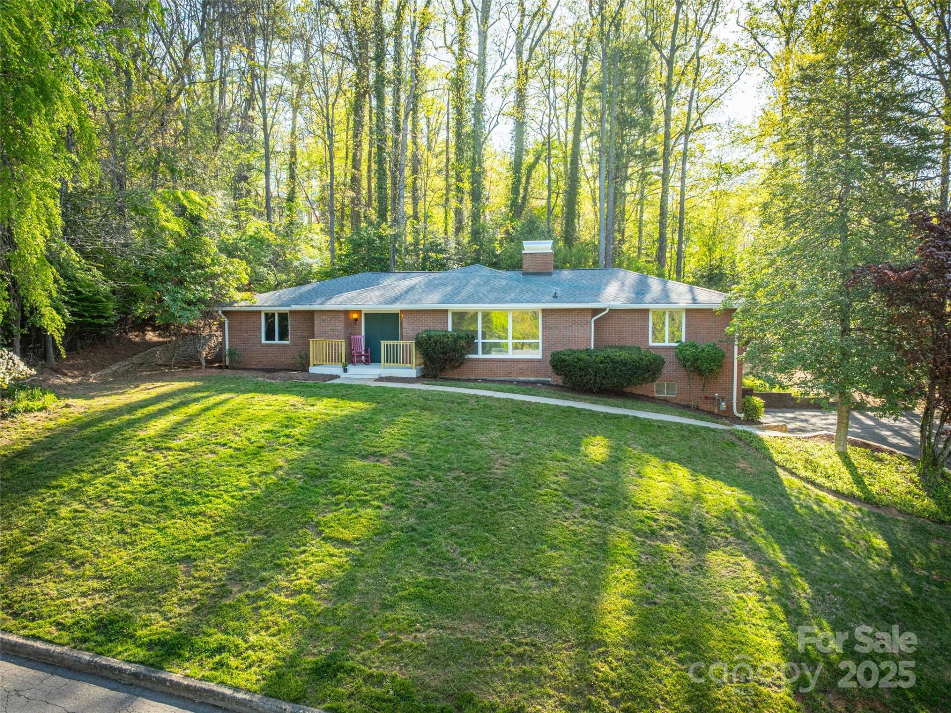 Property image 1 at 31 Pheasant Drive, Asheville, NC 28803