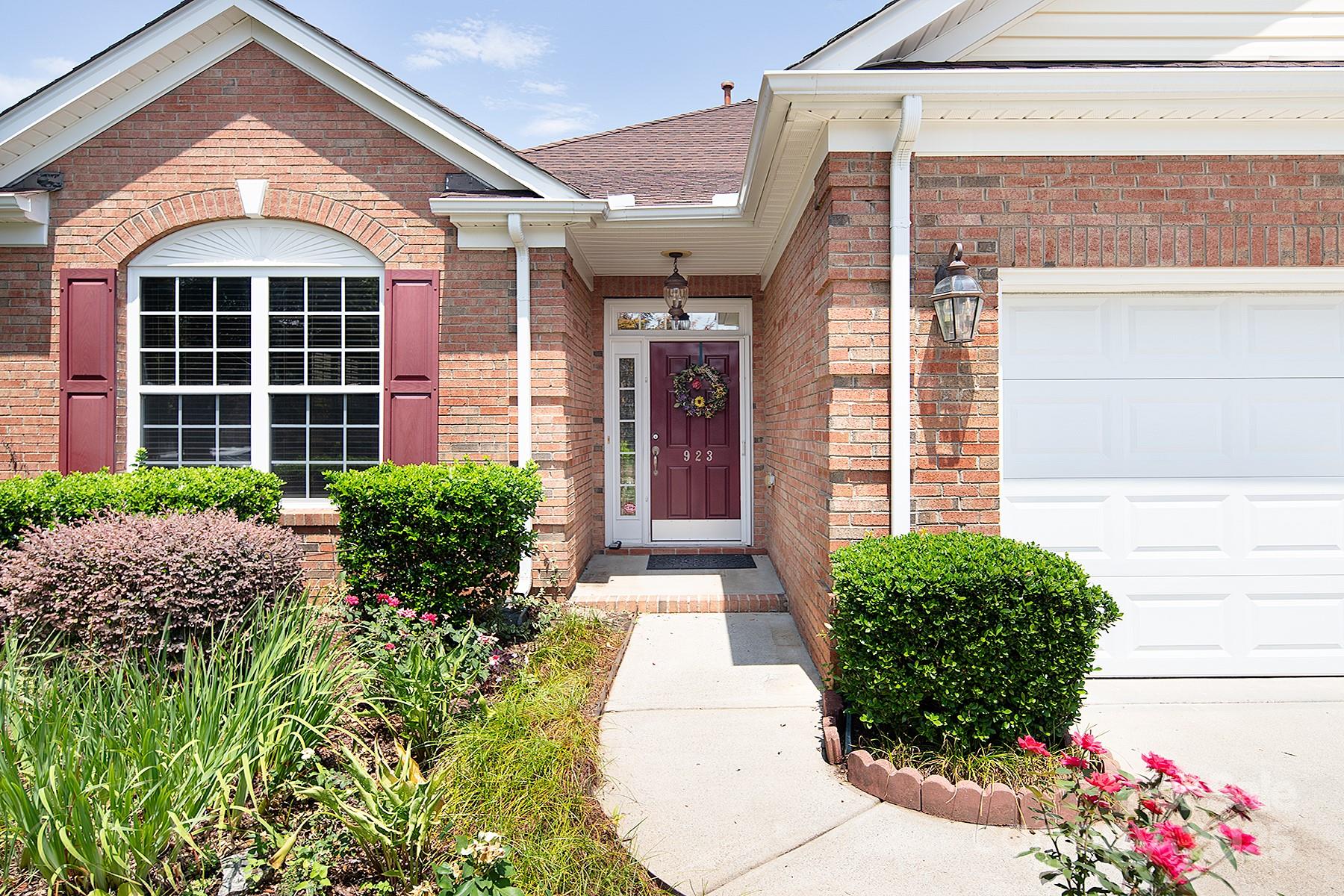 Property image 2 at 923 Platinum Drive, Fort Mill, SC 29708