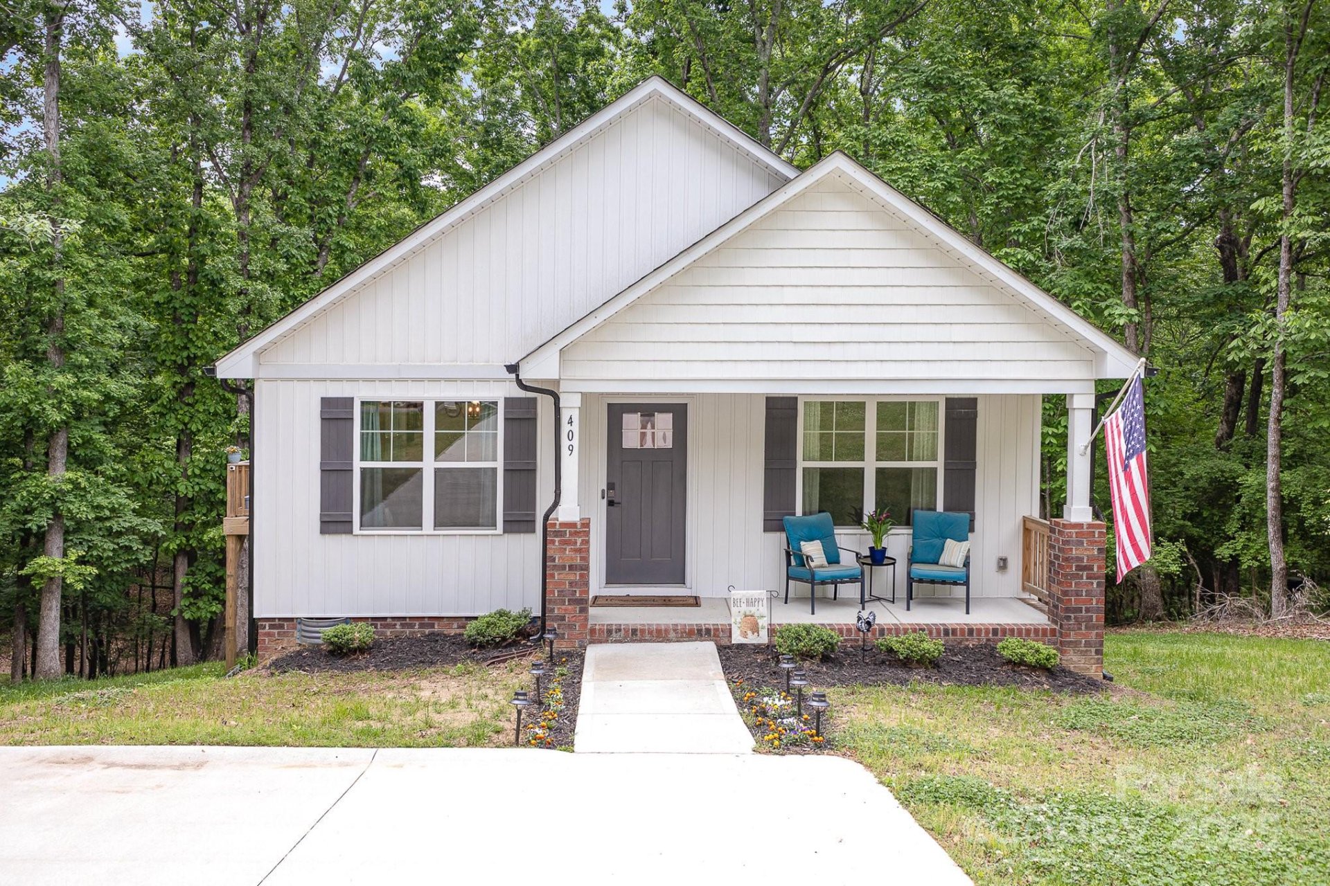 409 Woodcrest Lane