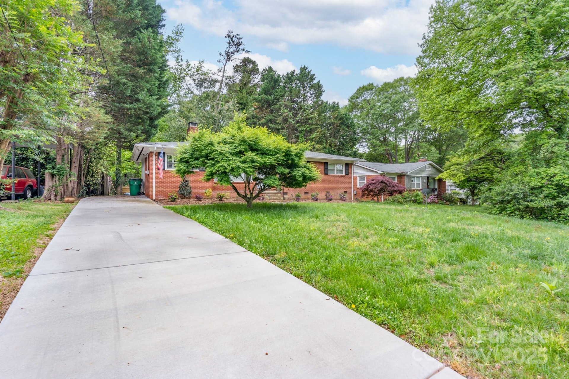 Property image 3 at 4920 Raymond Place, Charlotte, NC 28205
