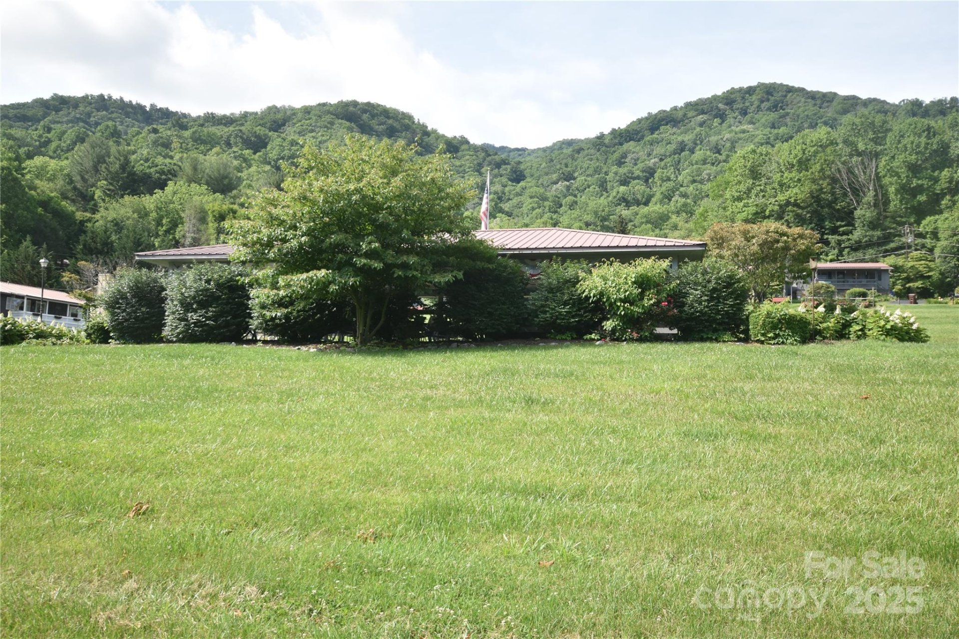 Raven Ridge, Maggie Valley Community