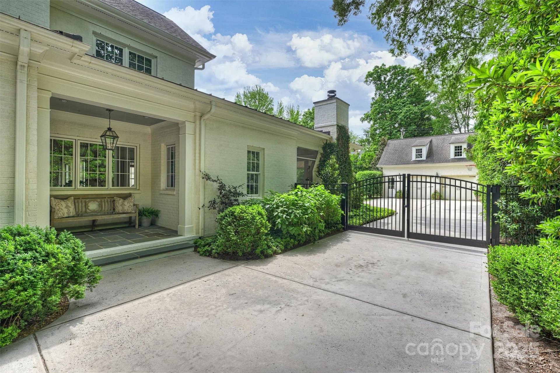 Property image 3 at 3950 Abingdon Road, Charlotte, NC 28211
