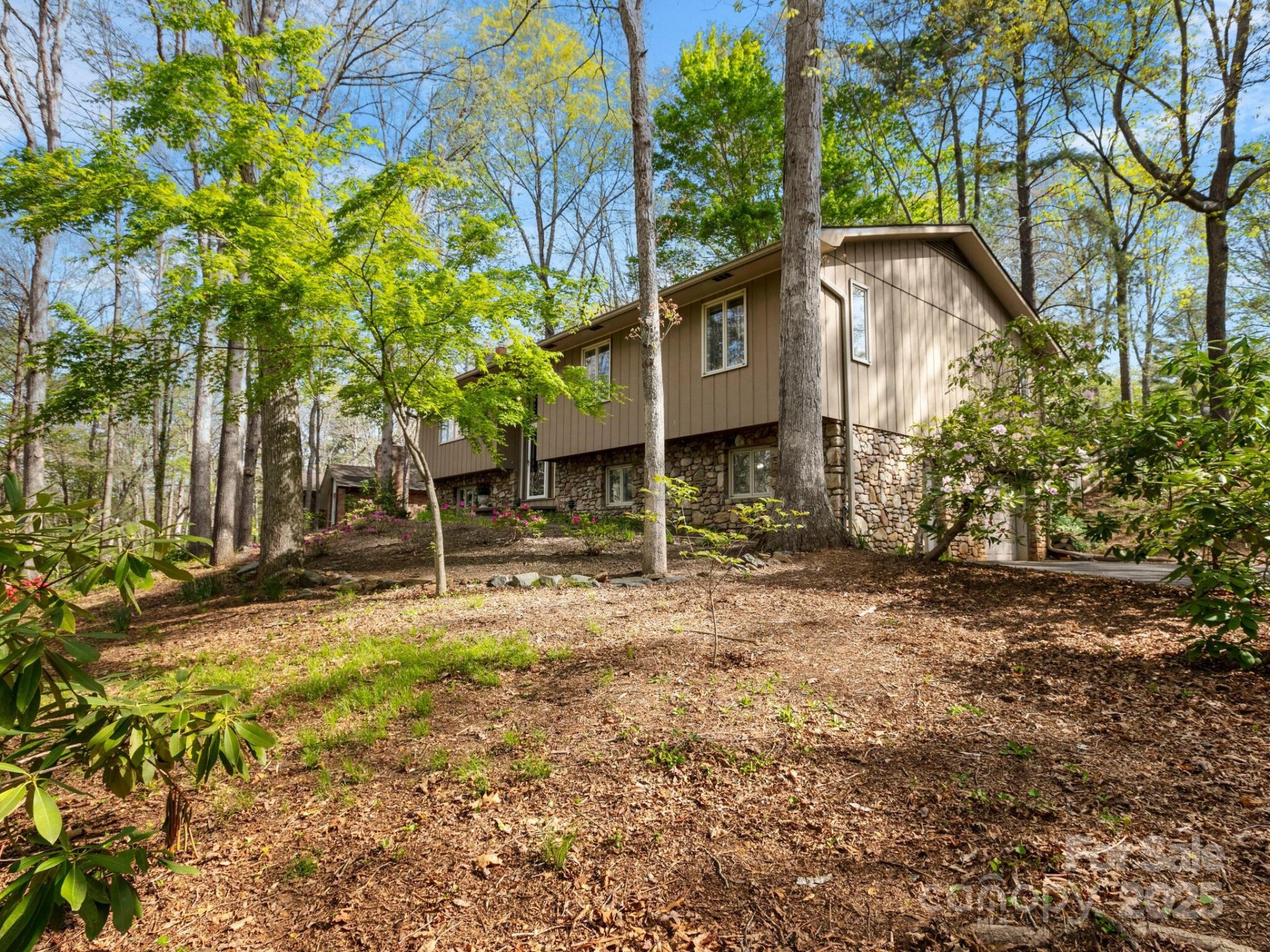 Property image 3 at 9 Cedar Trail, Asheville, NC 28803