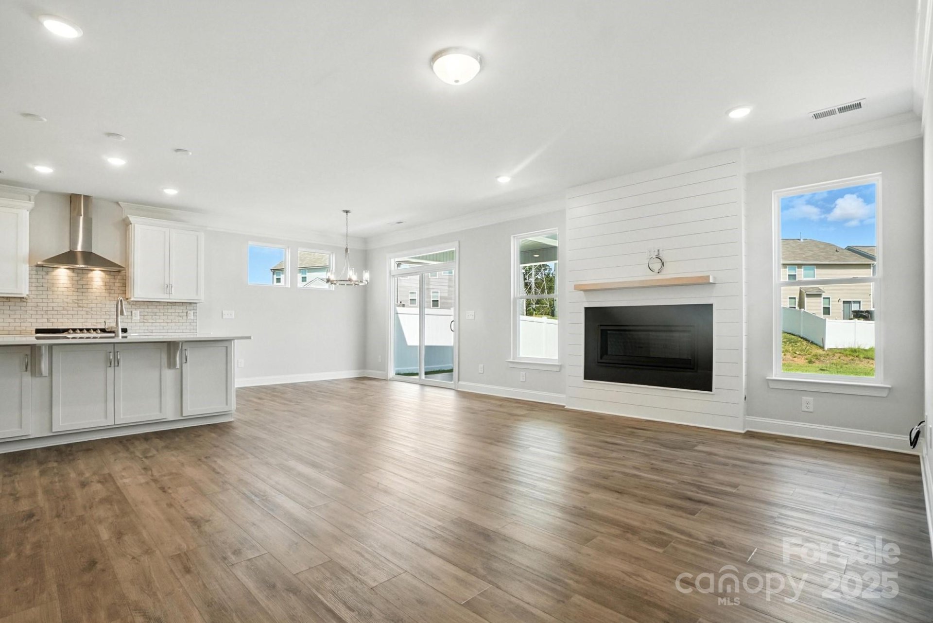 Property image 5 at 2012 Embassy Court, Charlotte, NC 28213