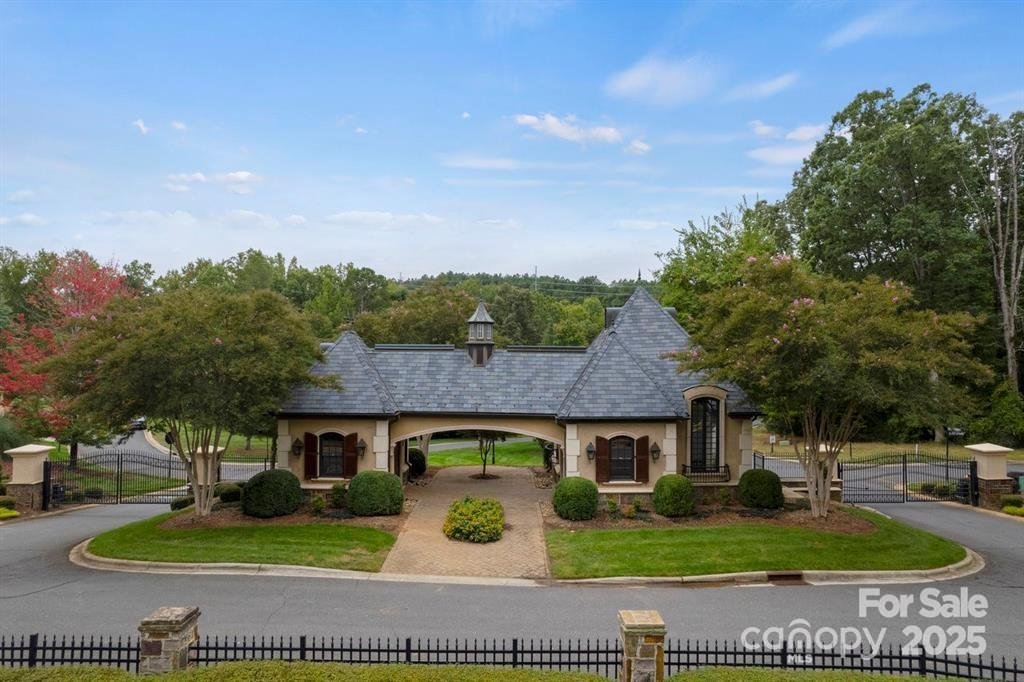 1029 Glade Spring Court