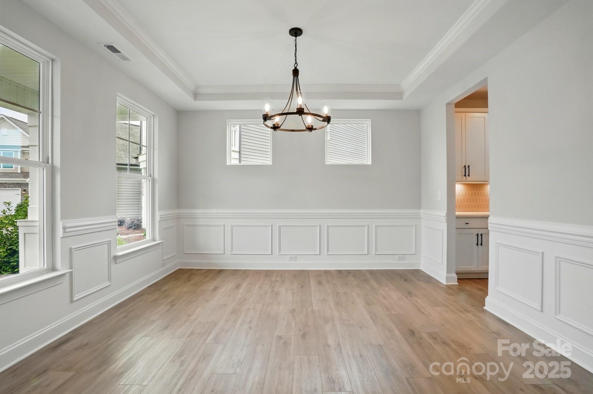 Property image 4 at 2020 Embassy Court, Charlotte, NC 28213
