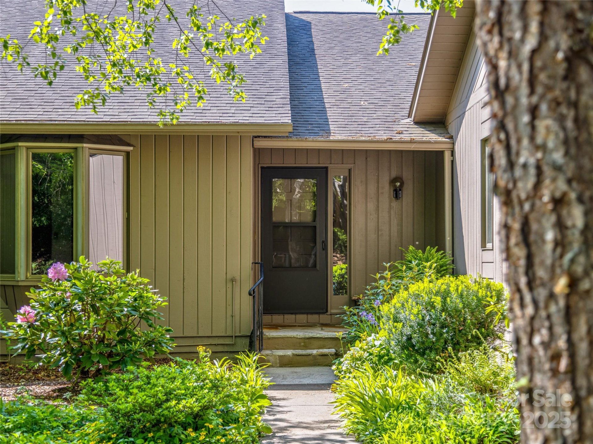 Property image 3 at 3 Governors Drive, Asheville, NC 28804