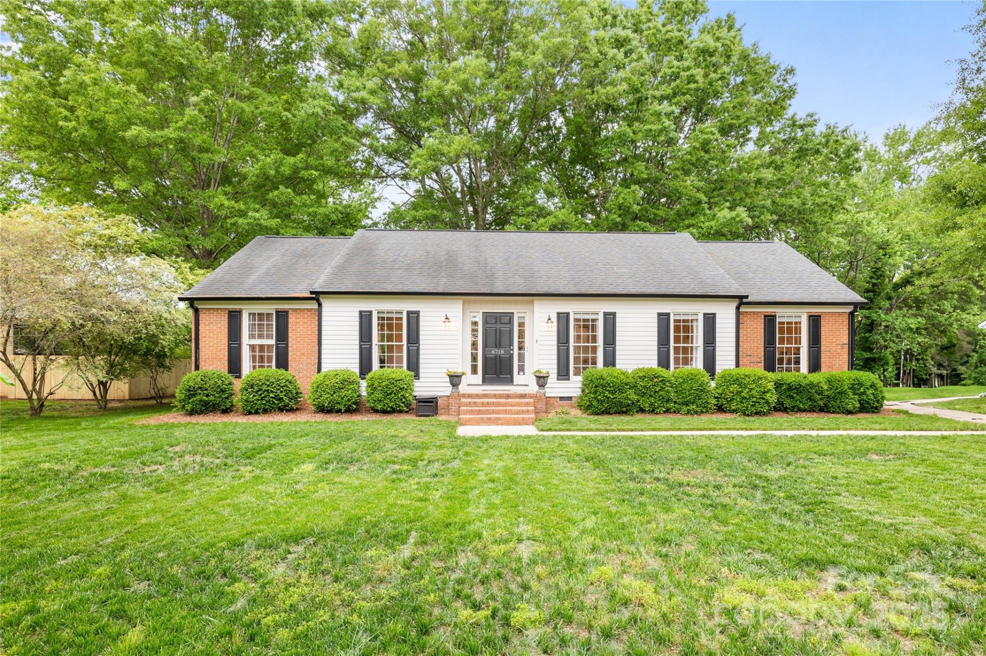 Property image 1 at 6718 Summerlin Place, Charlotte, NC 28226