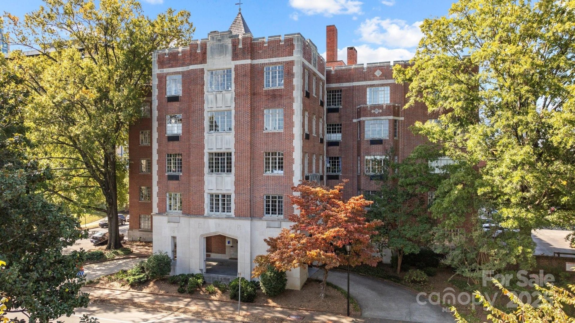 301 W 10th Street