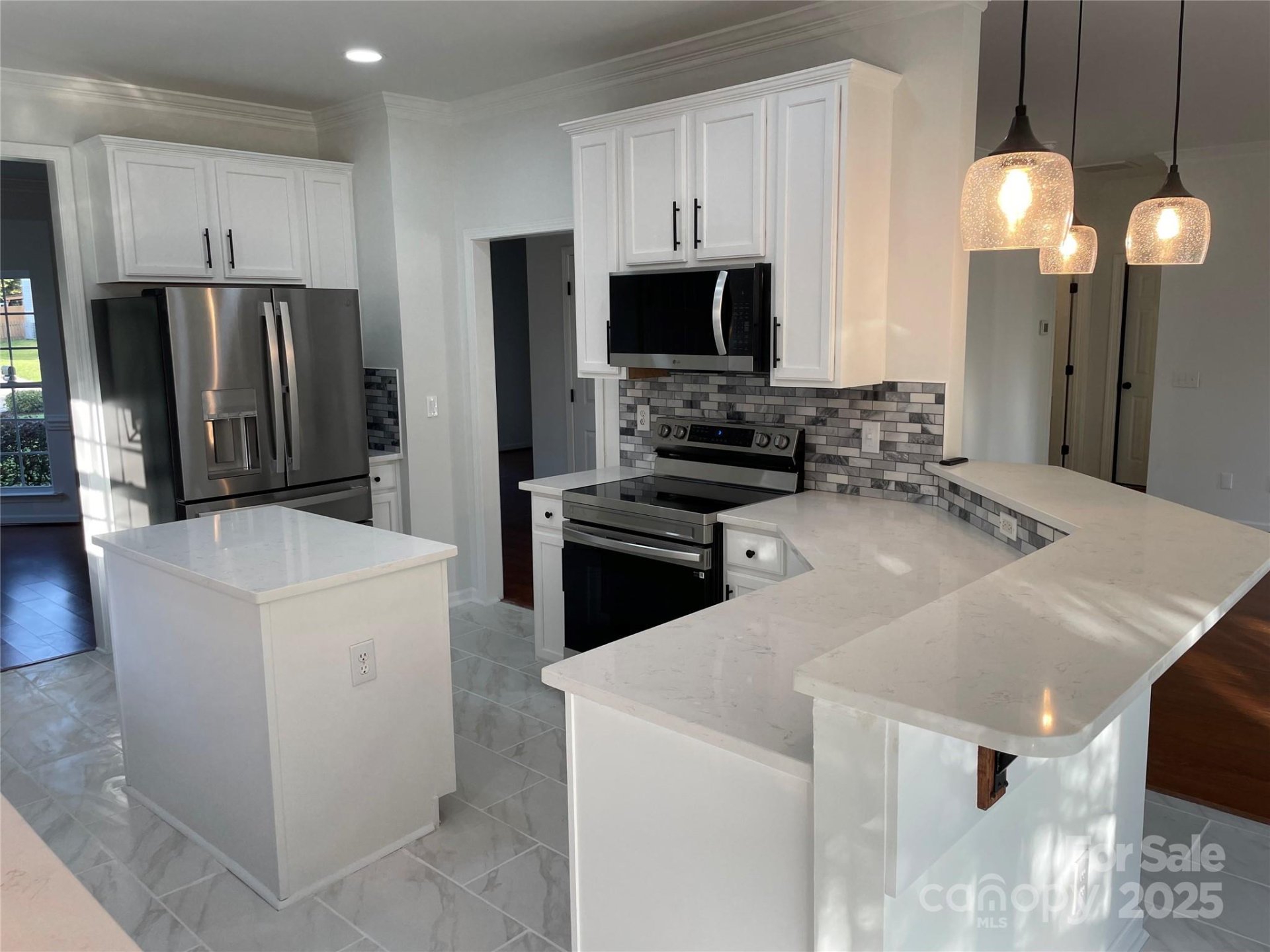 Property image 4 at 10923 Amherst Glen Drive, Charlotte, NC 28213