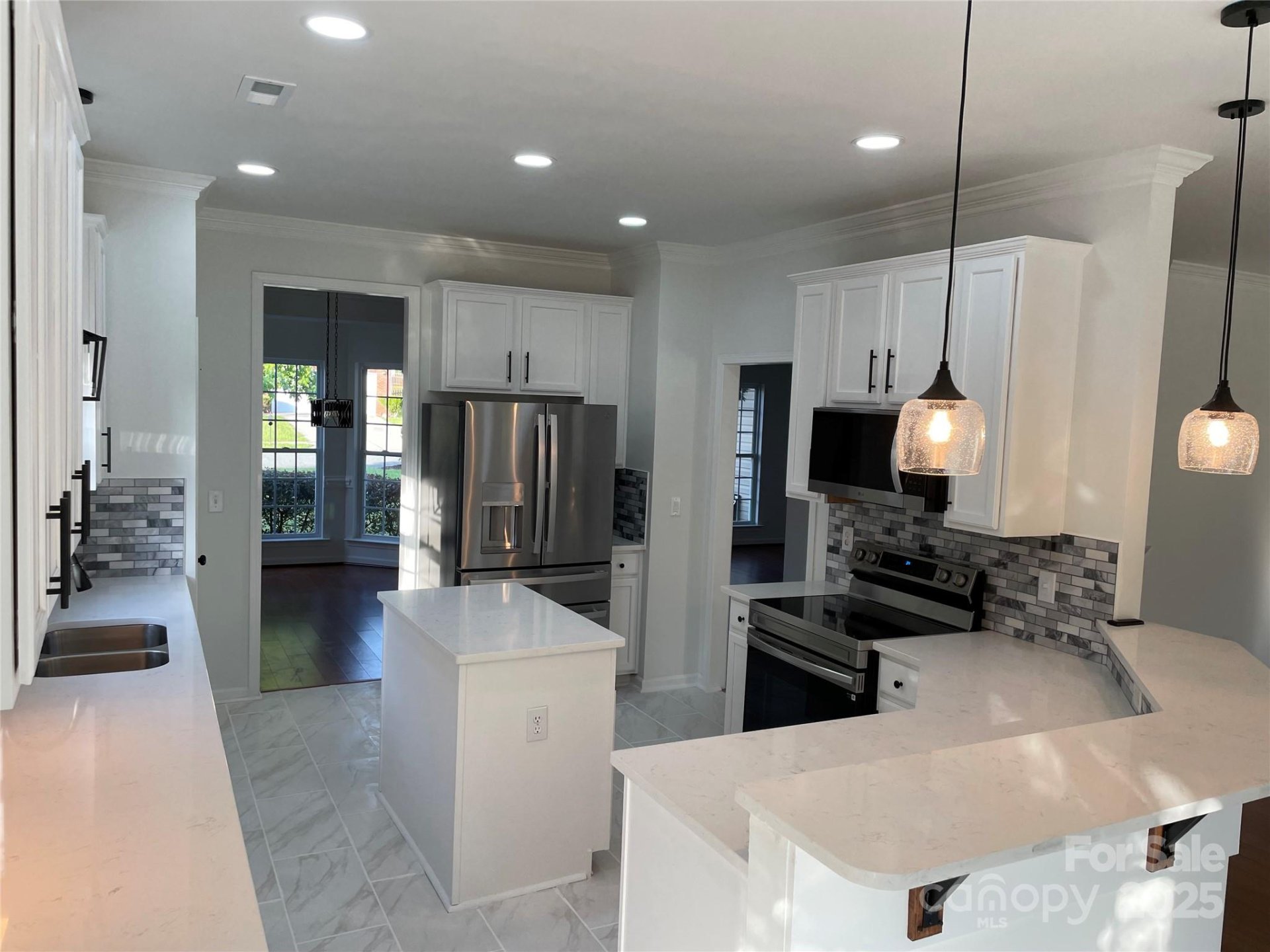 Property image 5 at 10923 Amherst Glen Drive, Charlotte, NC 28213