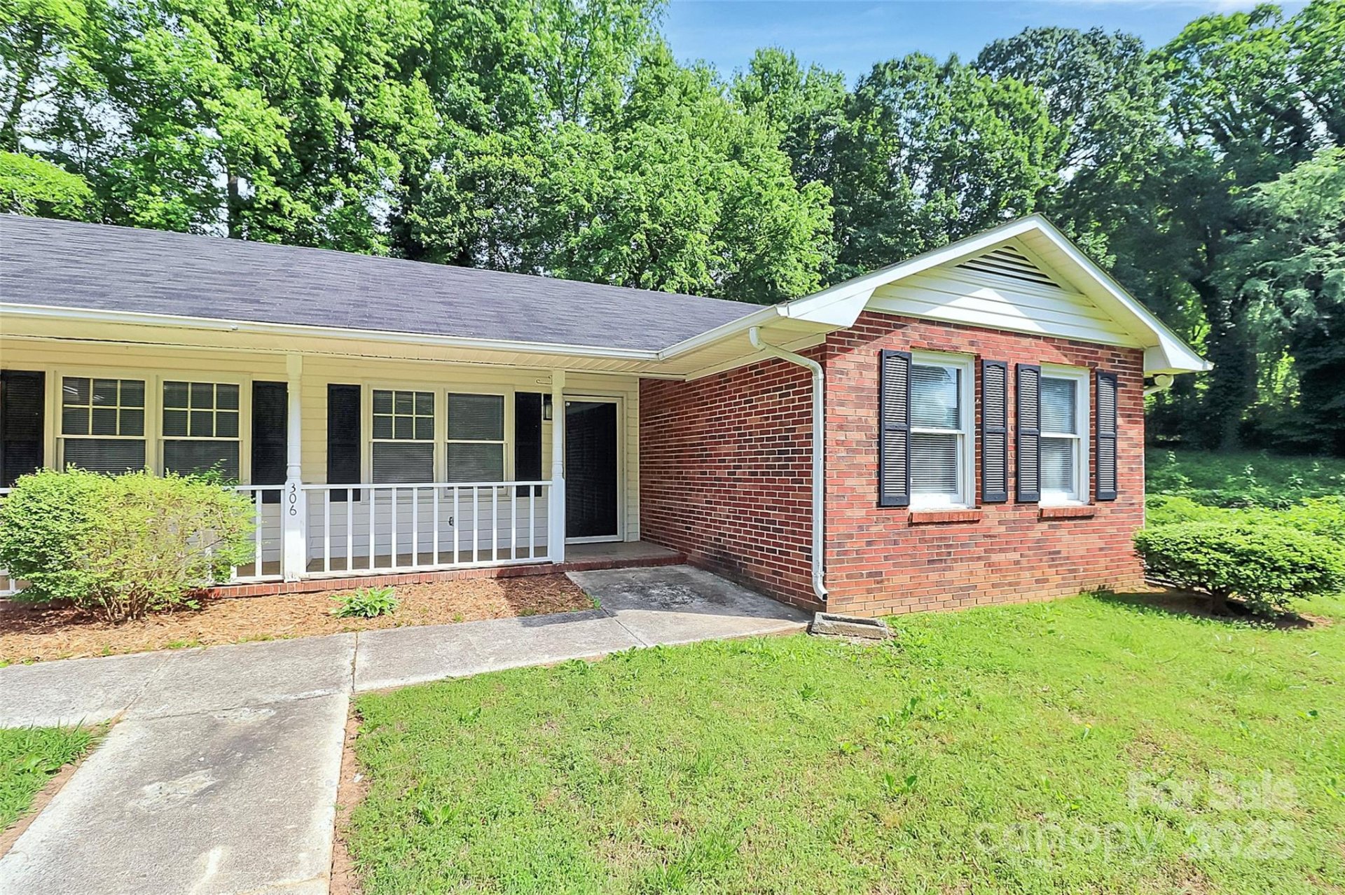 Property image 2 at 306 Oak Street, York, SC 29745