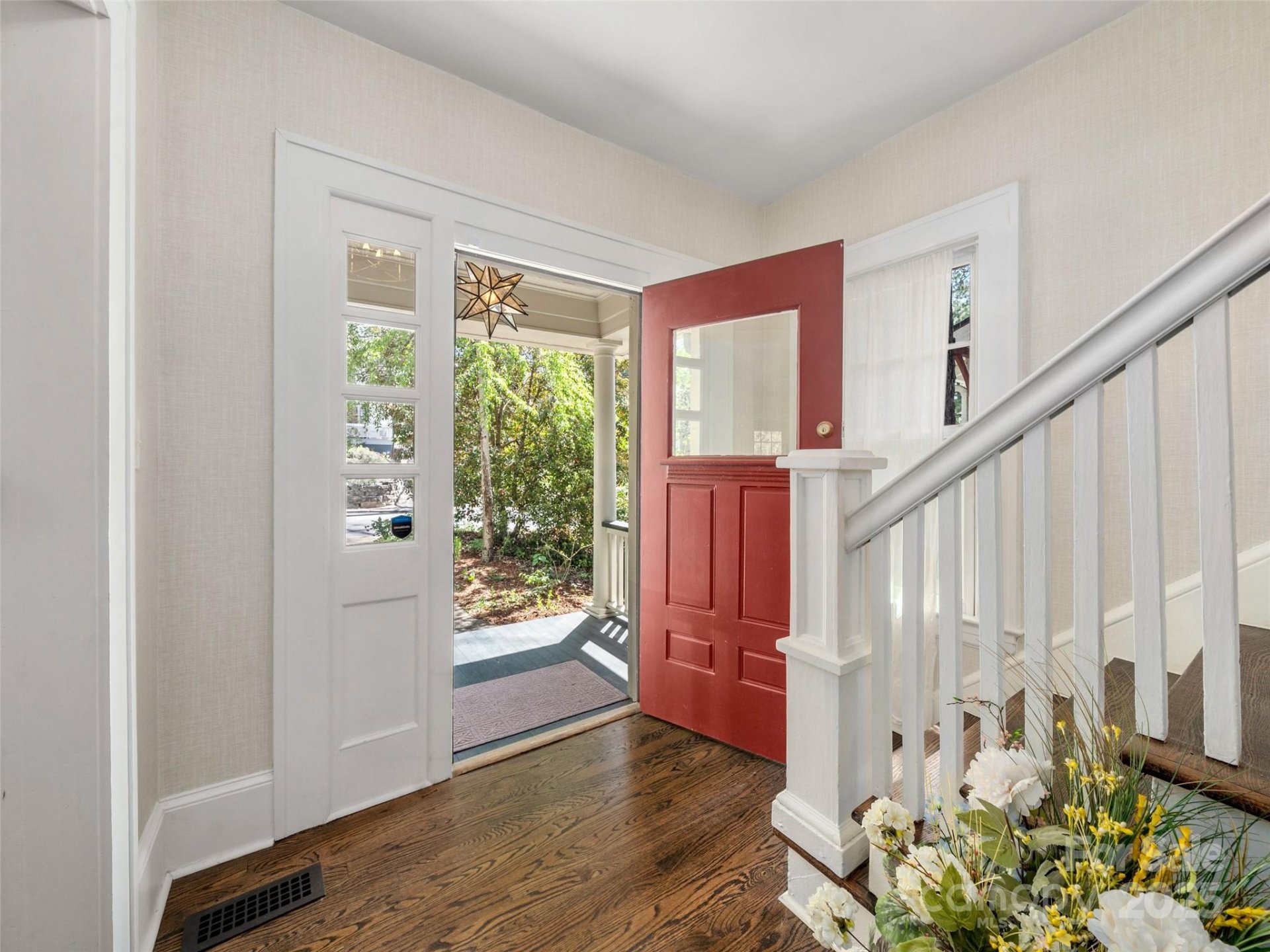 Property image 4 at 27 Westover Drive, Asheville, NC 28801