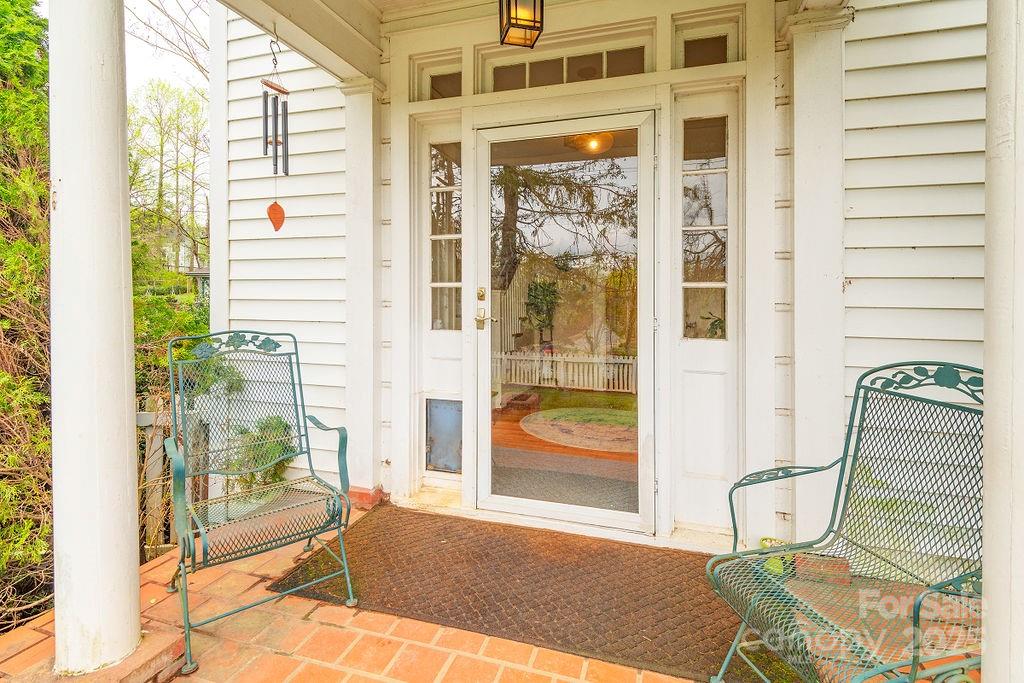 891 Hendersonville Road