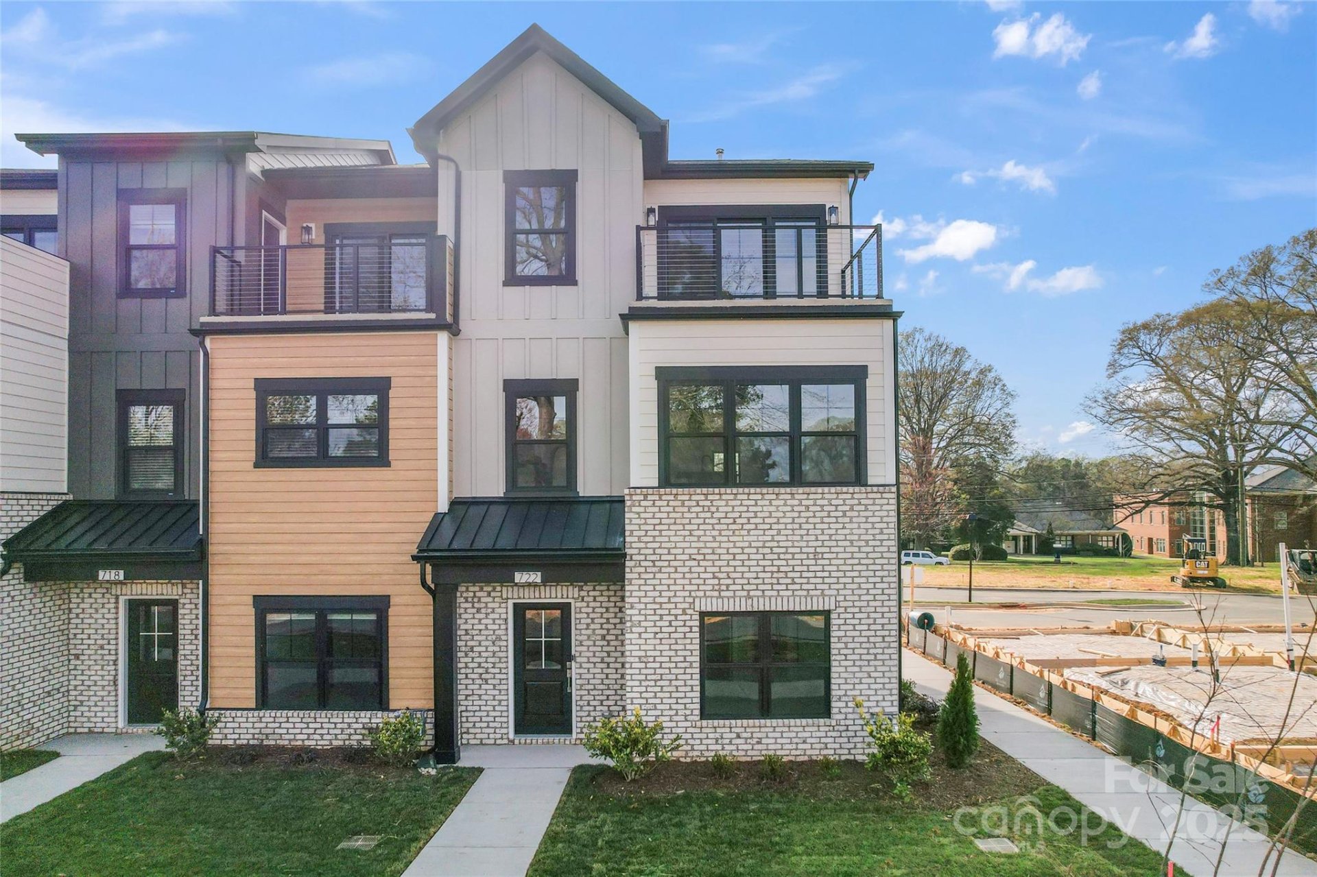 722 Falling Oak Alley