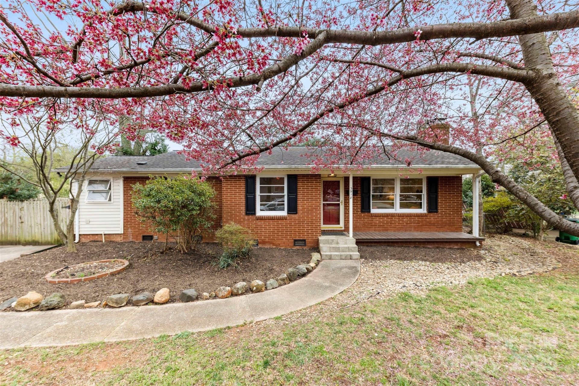 Property image 1 at 3918 Woodgreen Terrace, Charlotte, NC 28205
