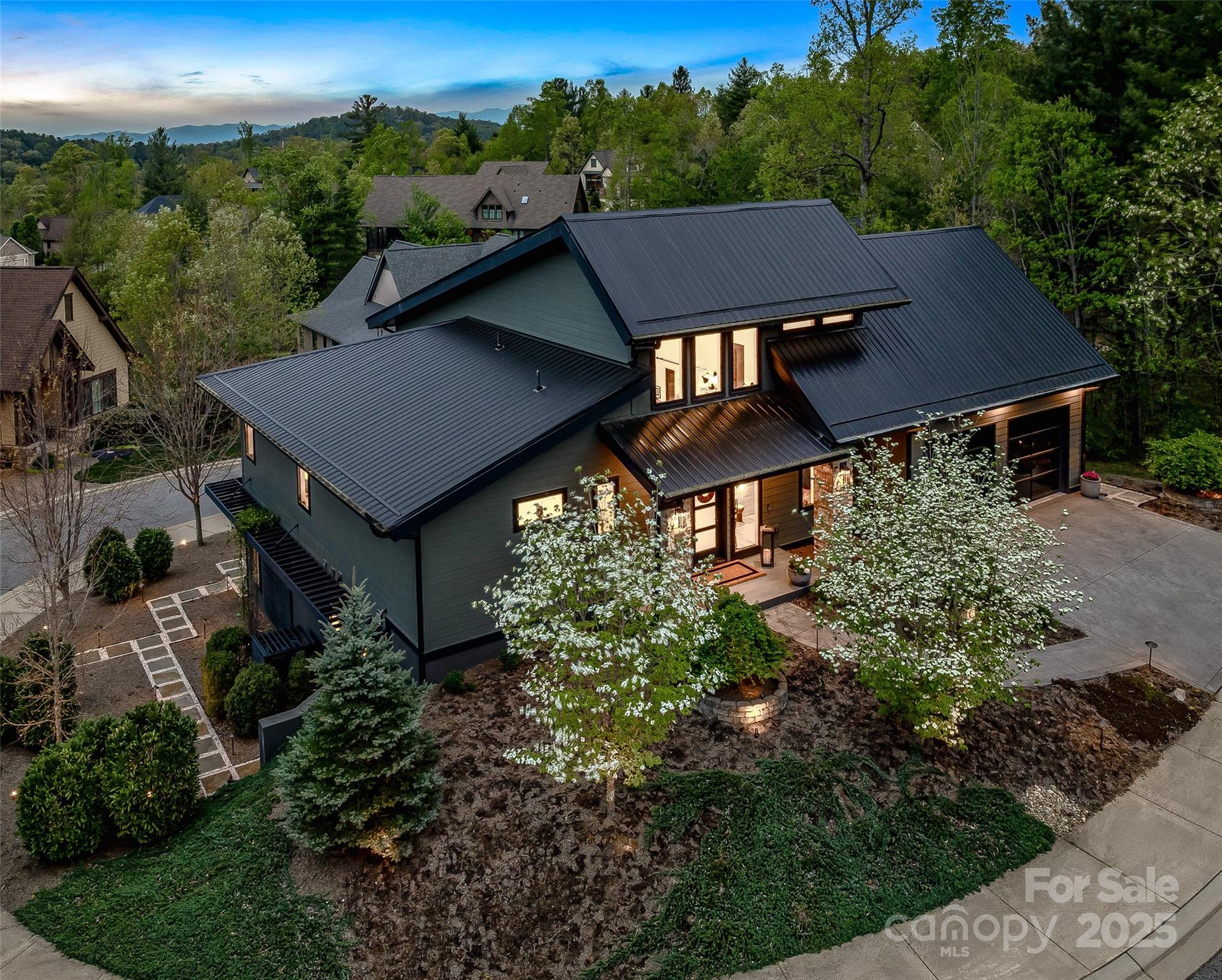 11 Bayonne Trail