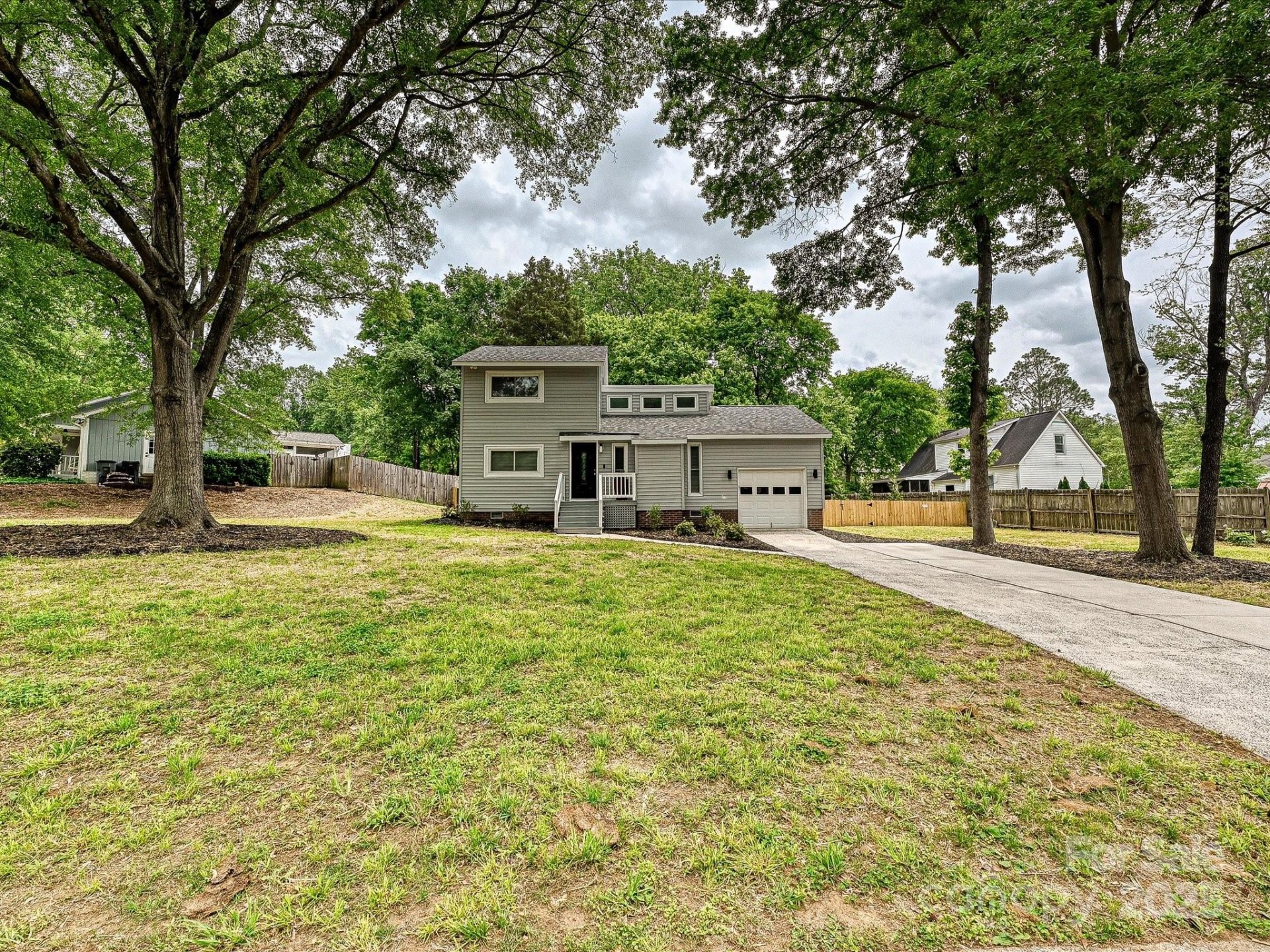Meadowbrook, Charlotte Community