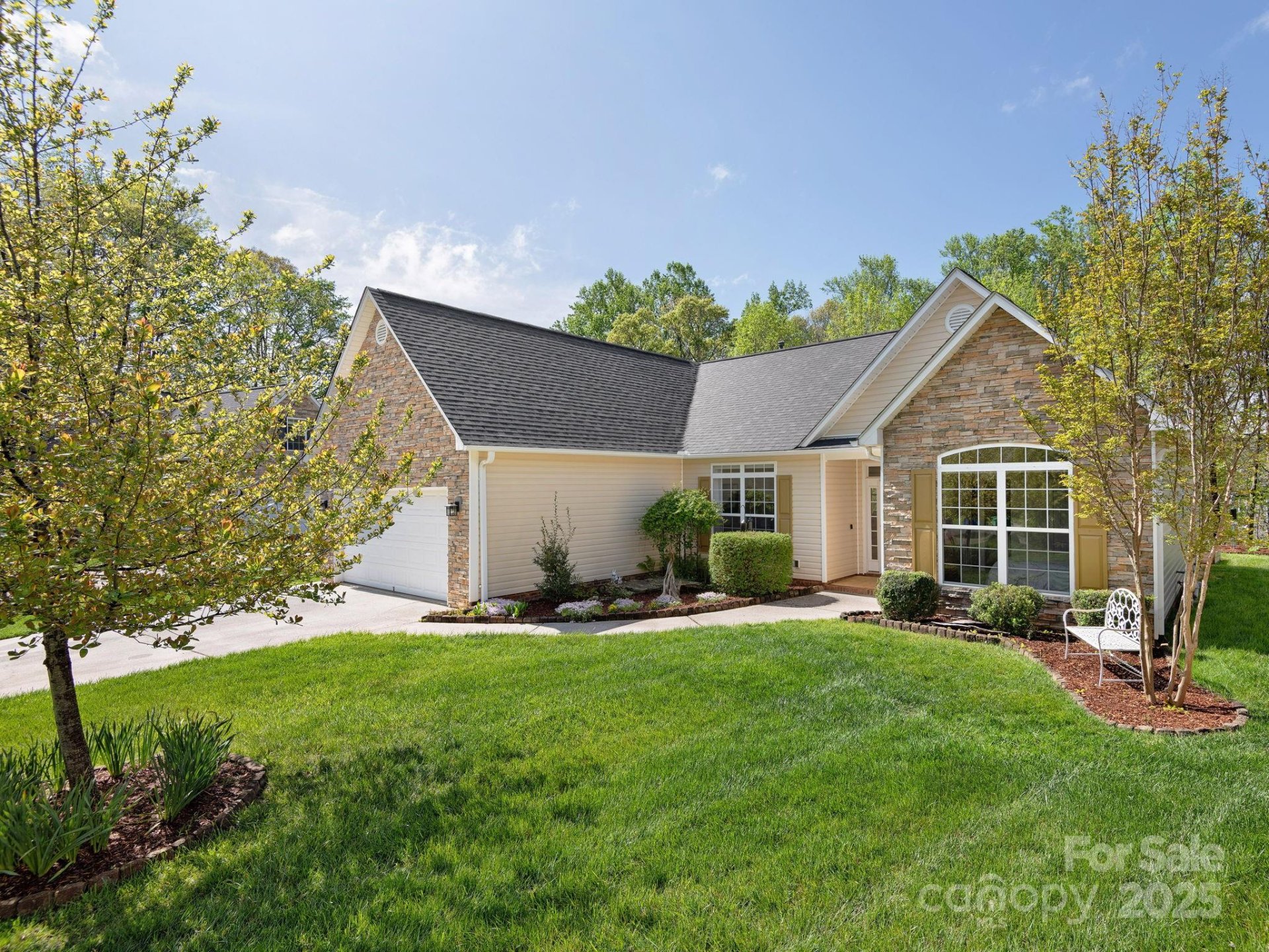17 Hollow Crest Way