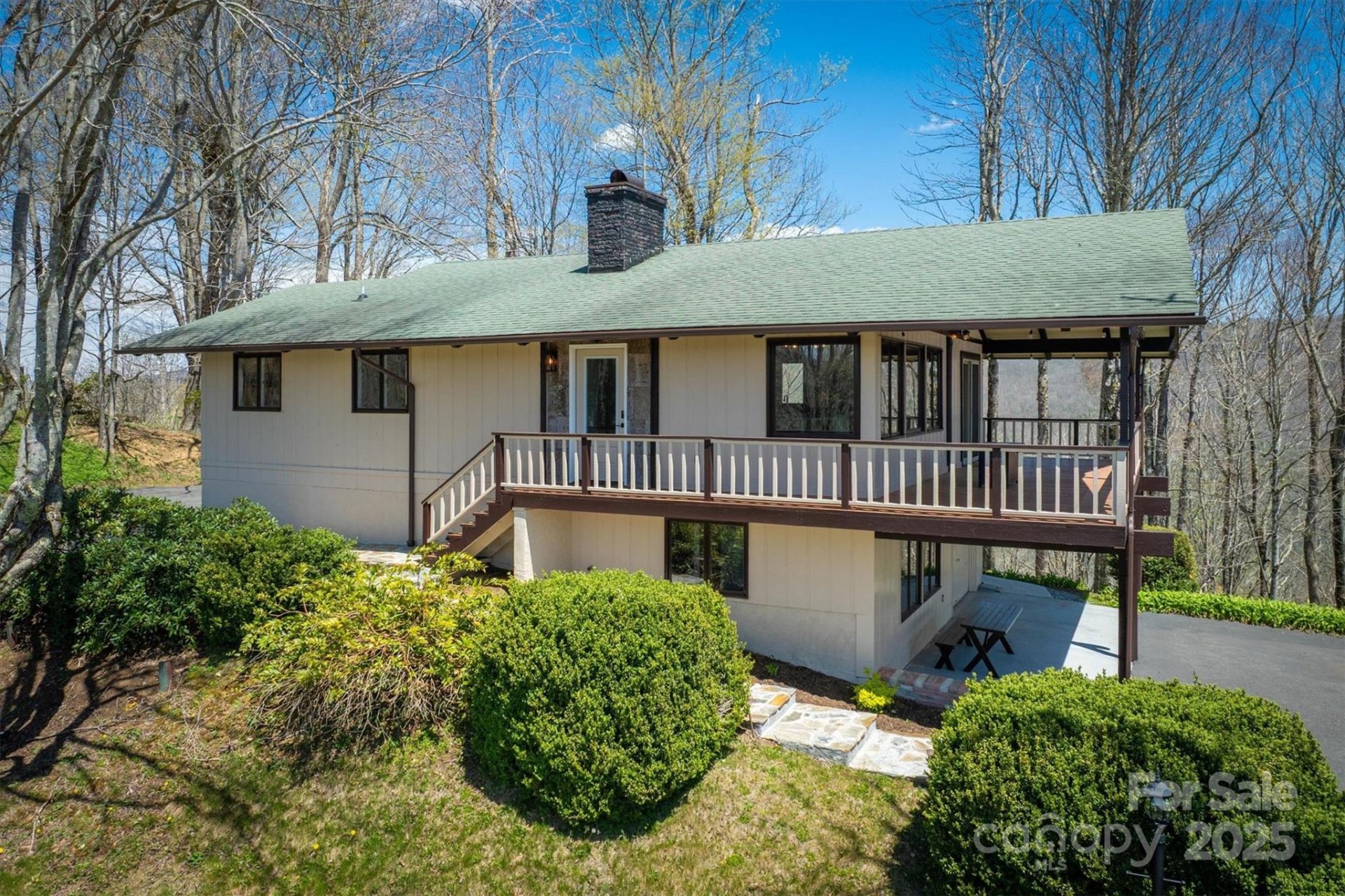 Property image 3 at 405 Strawberry Lane, Newland, NC 28657