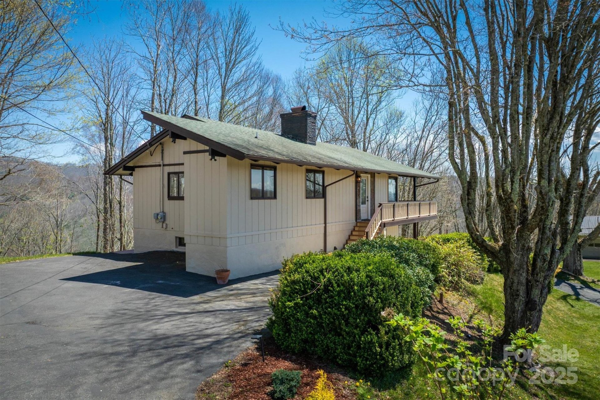 Property image 4 at 405 Strawberry Lane, Newland, NC 28657