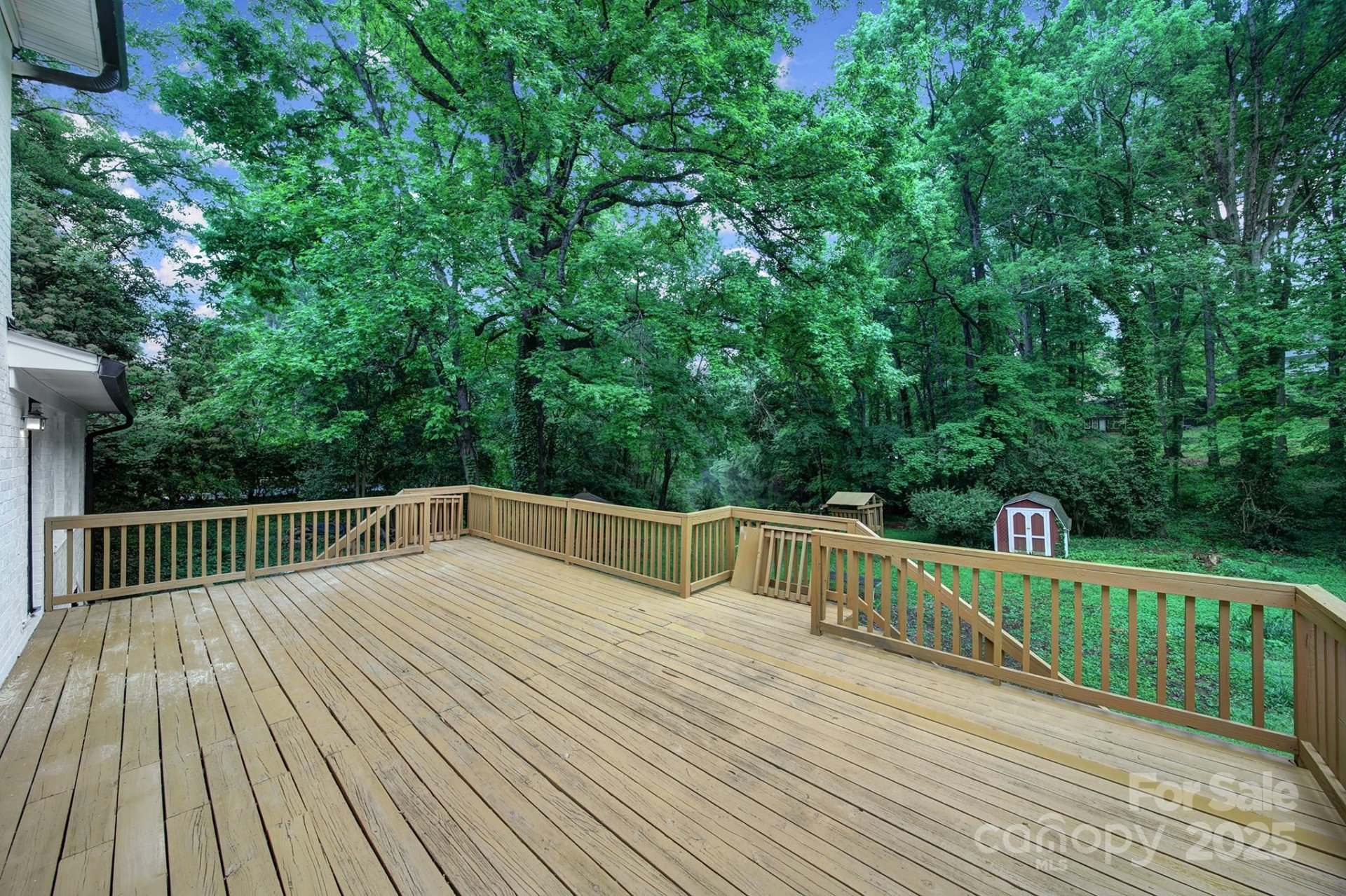 Property image 3 at 7531 Linda Lake Drive, Charlotte, NC 28215