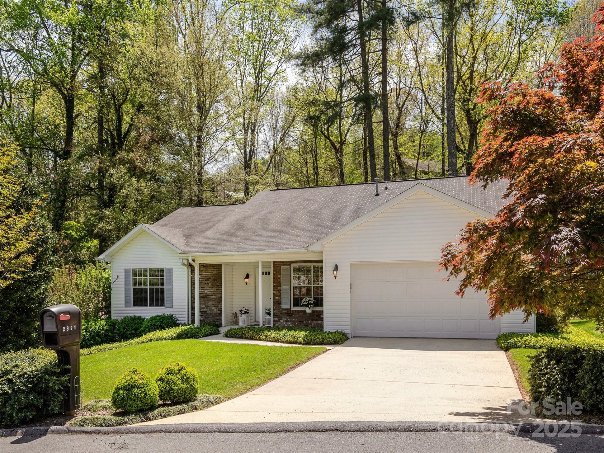 Property image 2 at 2921 Middleton Place, Hendersonville, NC 28791