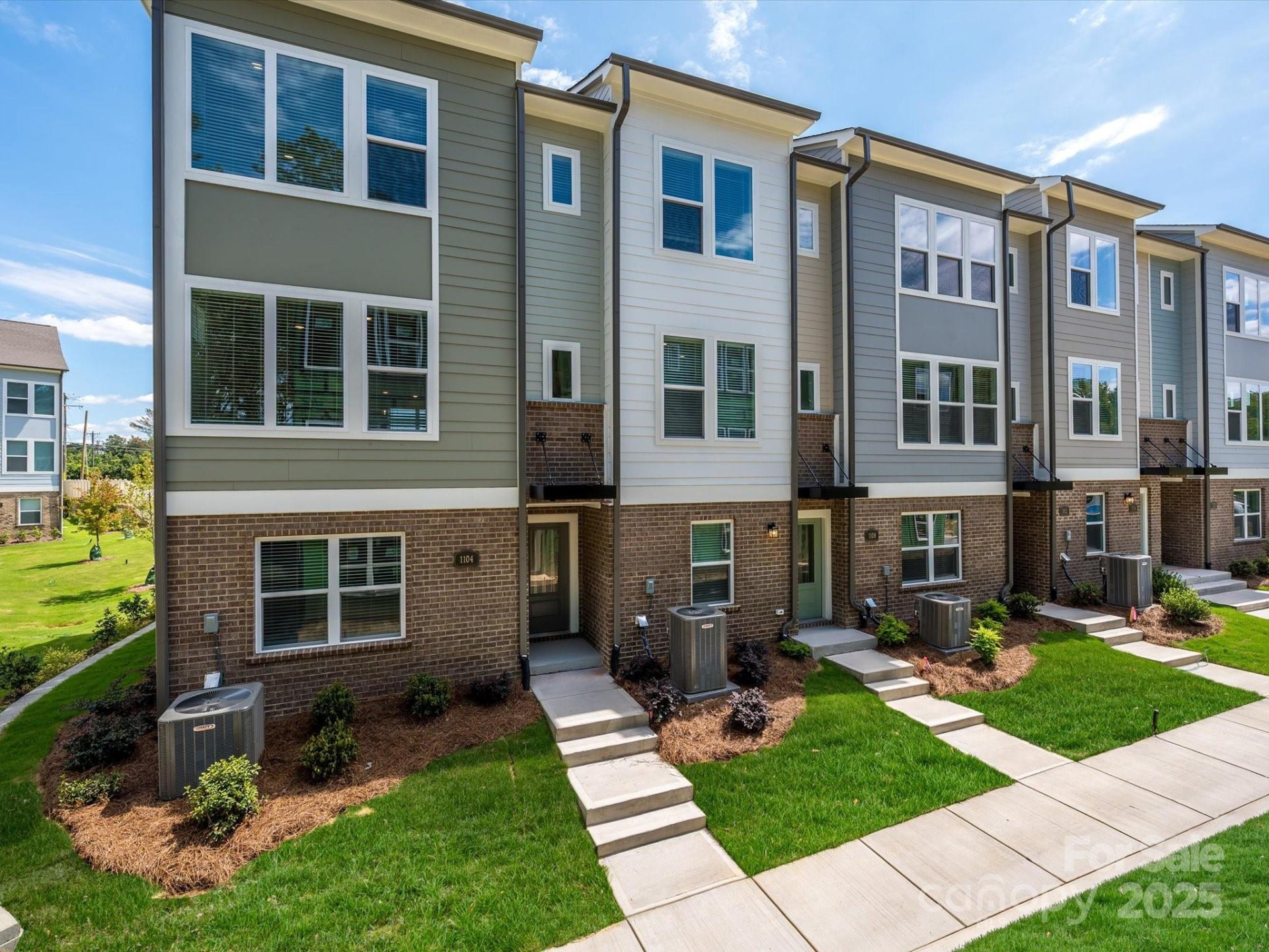Property image 2 at 1112 Bismuth Lane, Charlotte, NC 28211