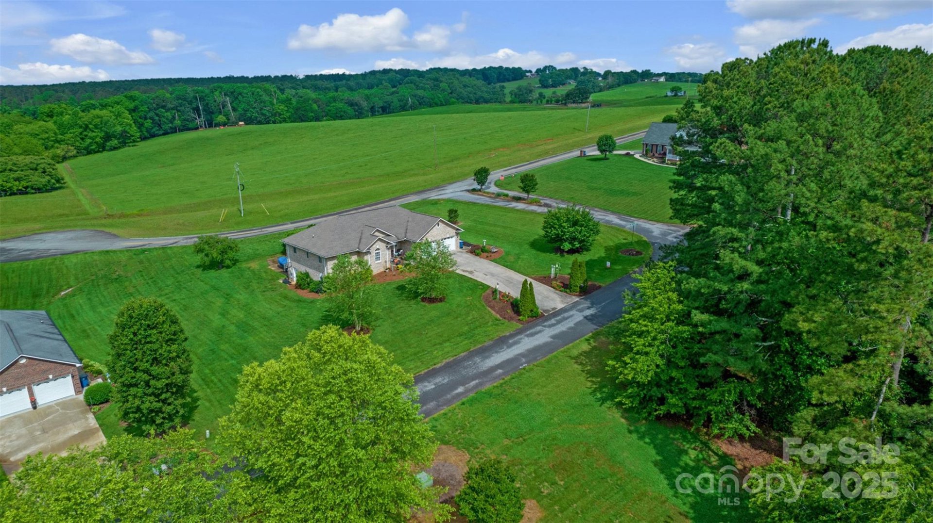 Property image 2 at 5507 Land Harbour Drive, Granite Falls, NC 28630
