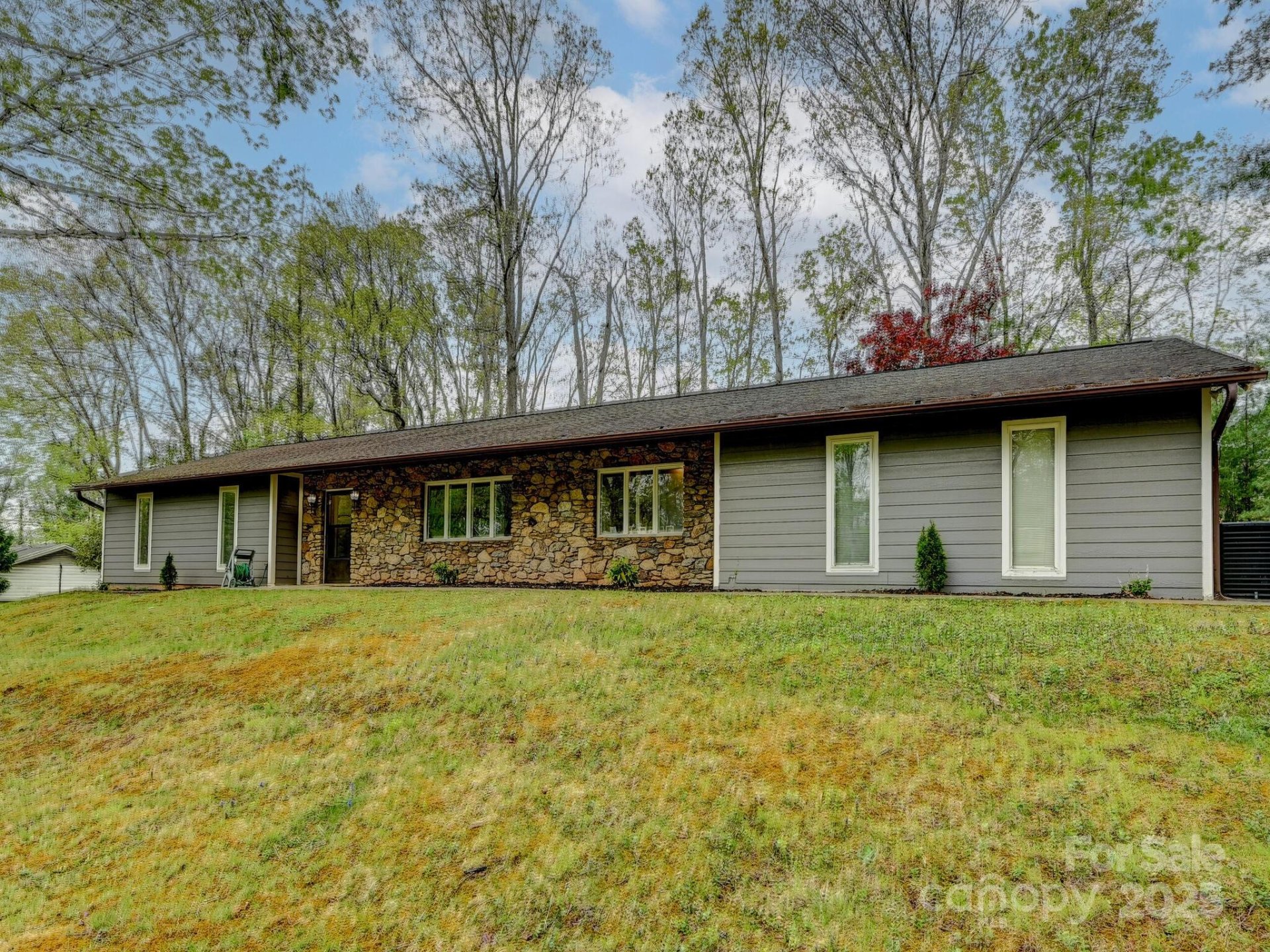 4 Highlander Road