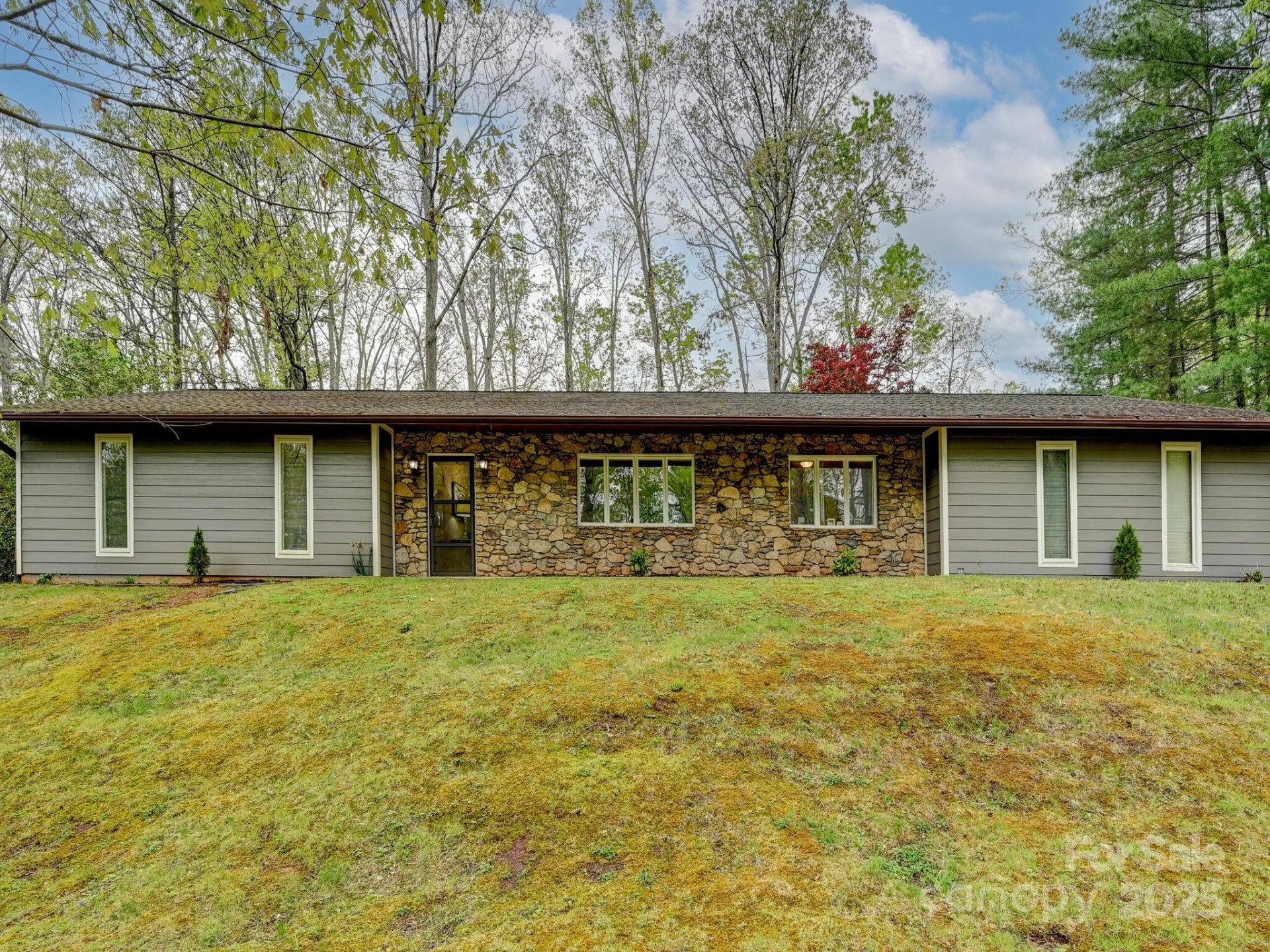 Property image 2 at 4 Highlander Road, Asheville, NC 28804