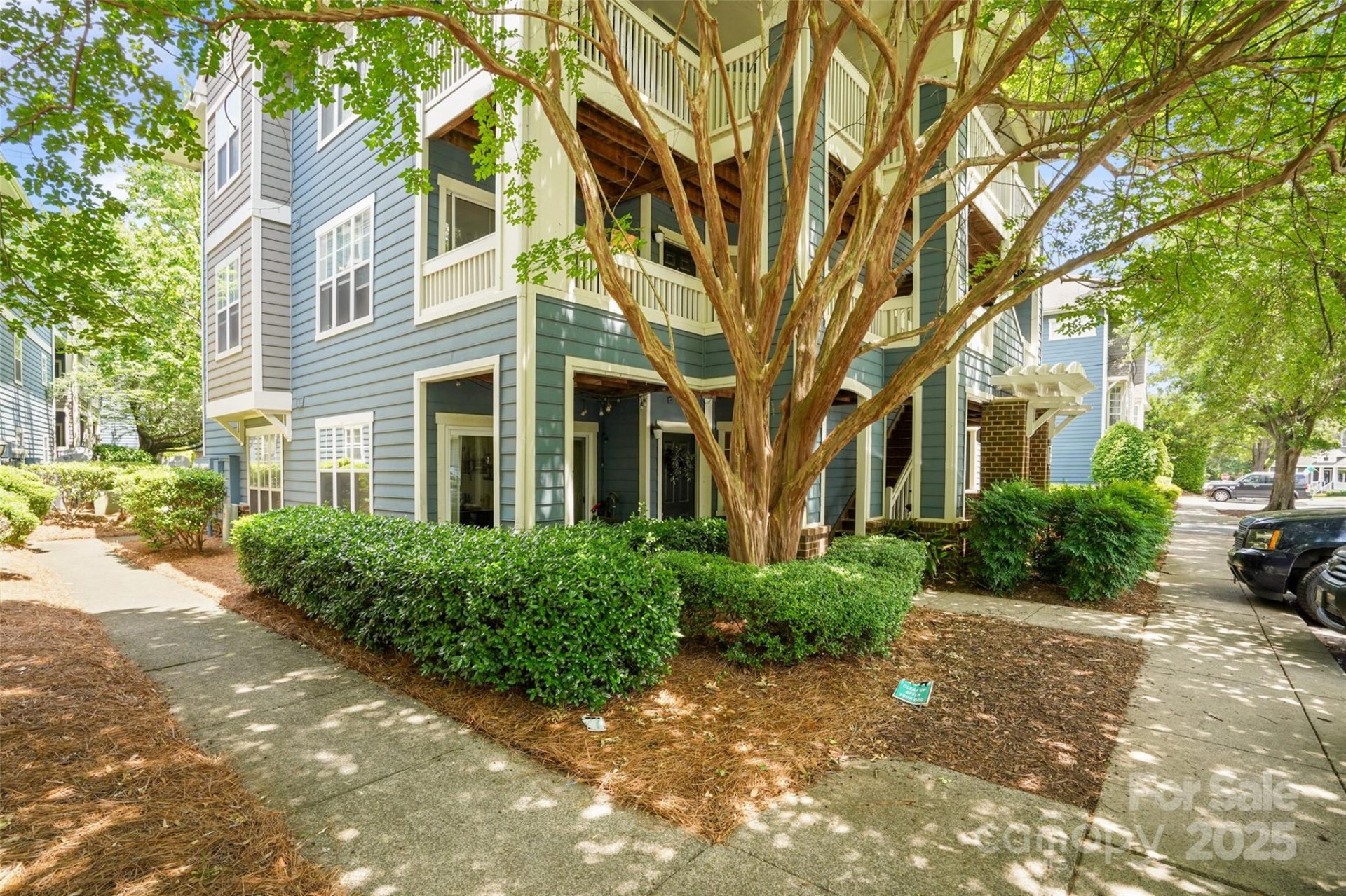 Property image 4 at 611 Olmsted Park Place, Charlotte, NC 28203