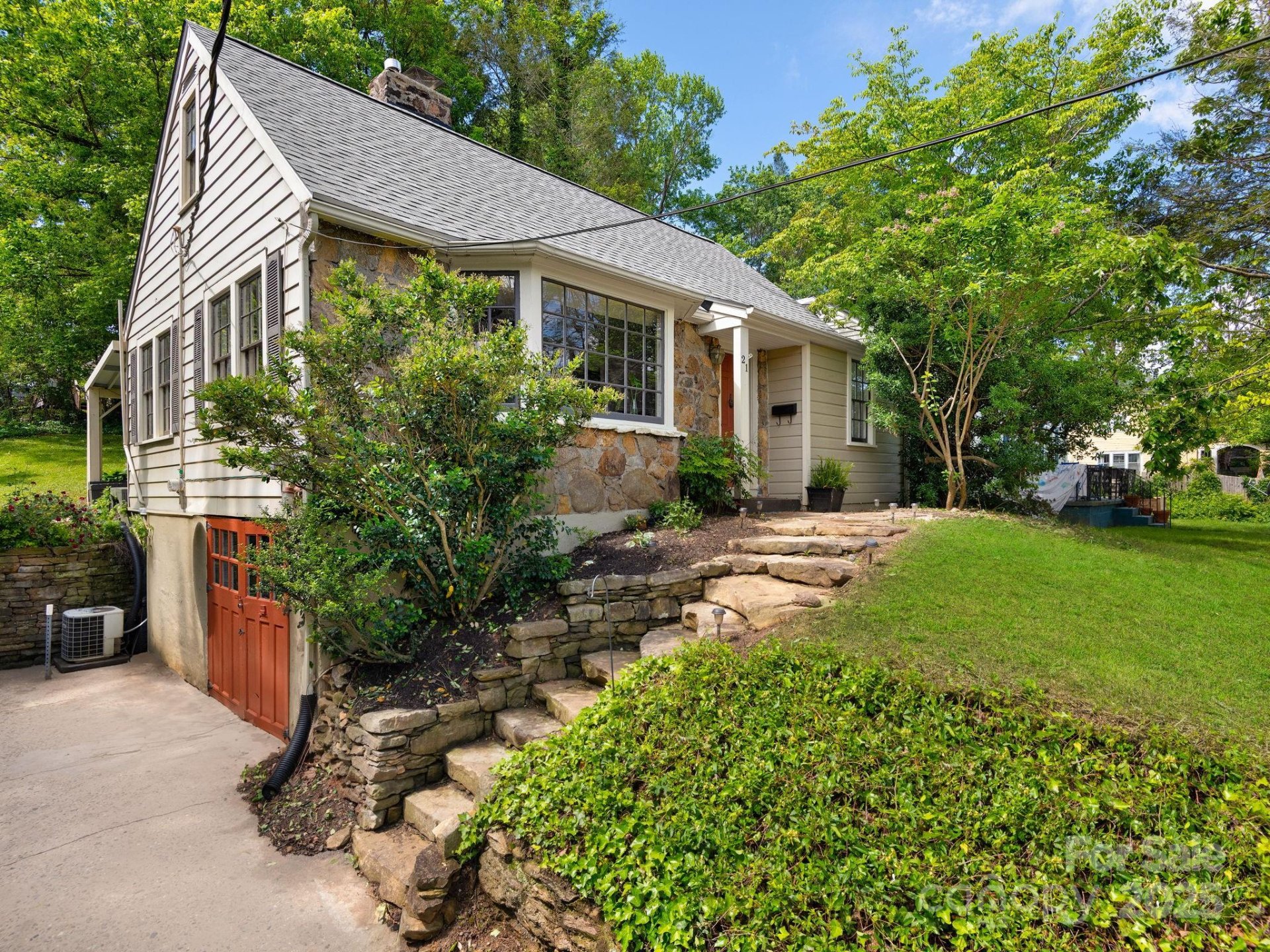 Gracelyn, Asheville Community