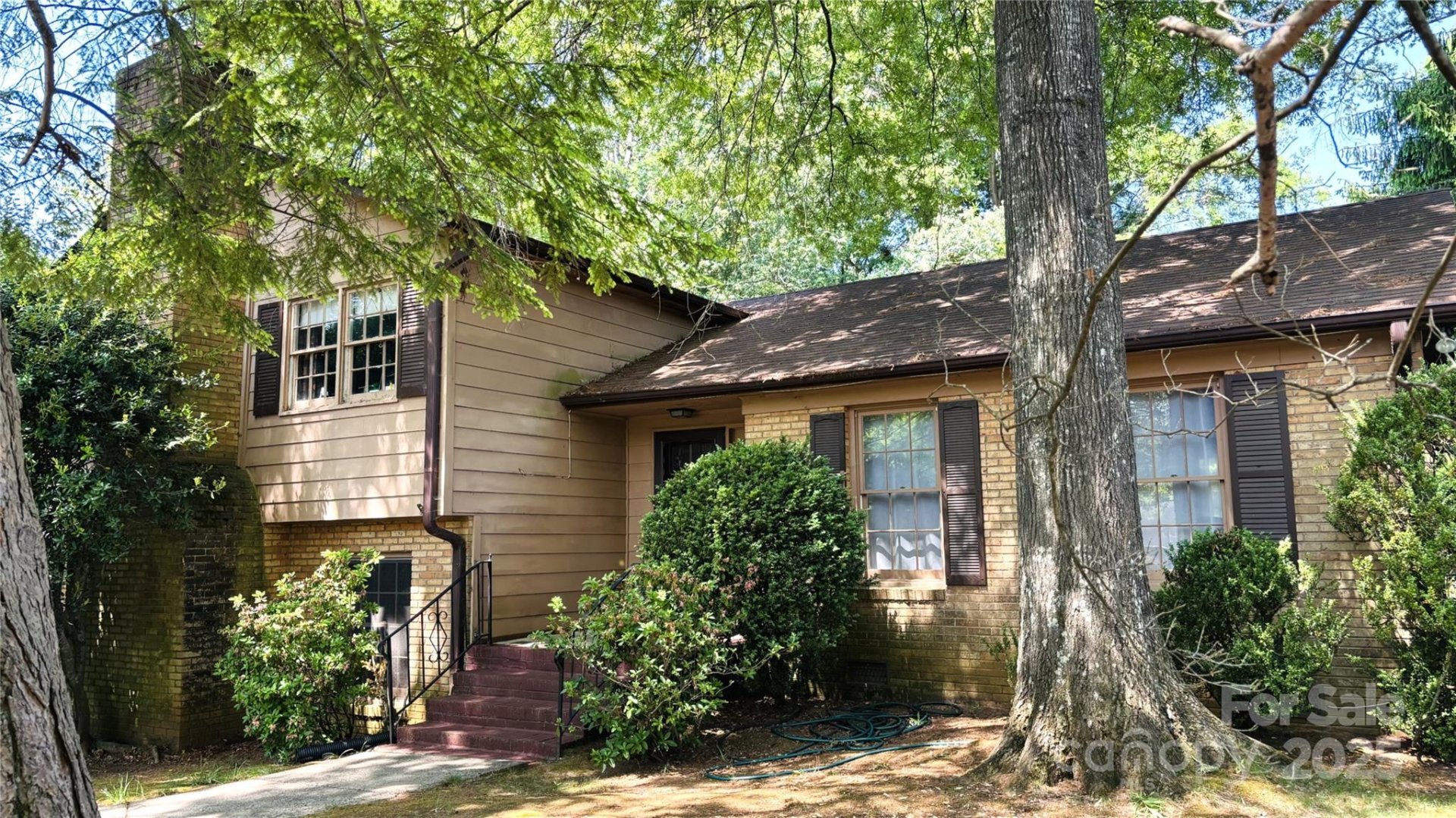 Property image 1 at 425 Roselawn Place, Charlotte, NC 28211