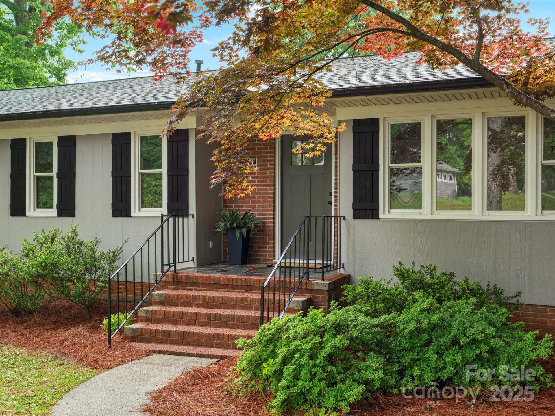 981 Meadowlark Drive