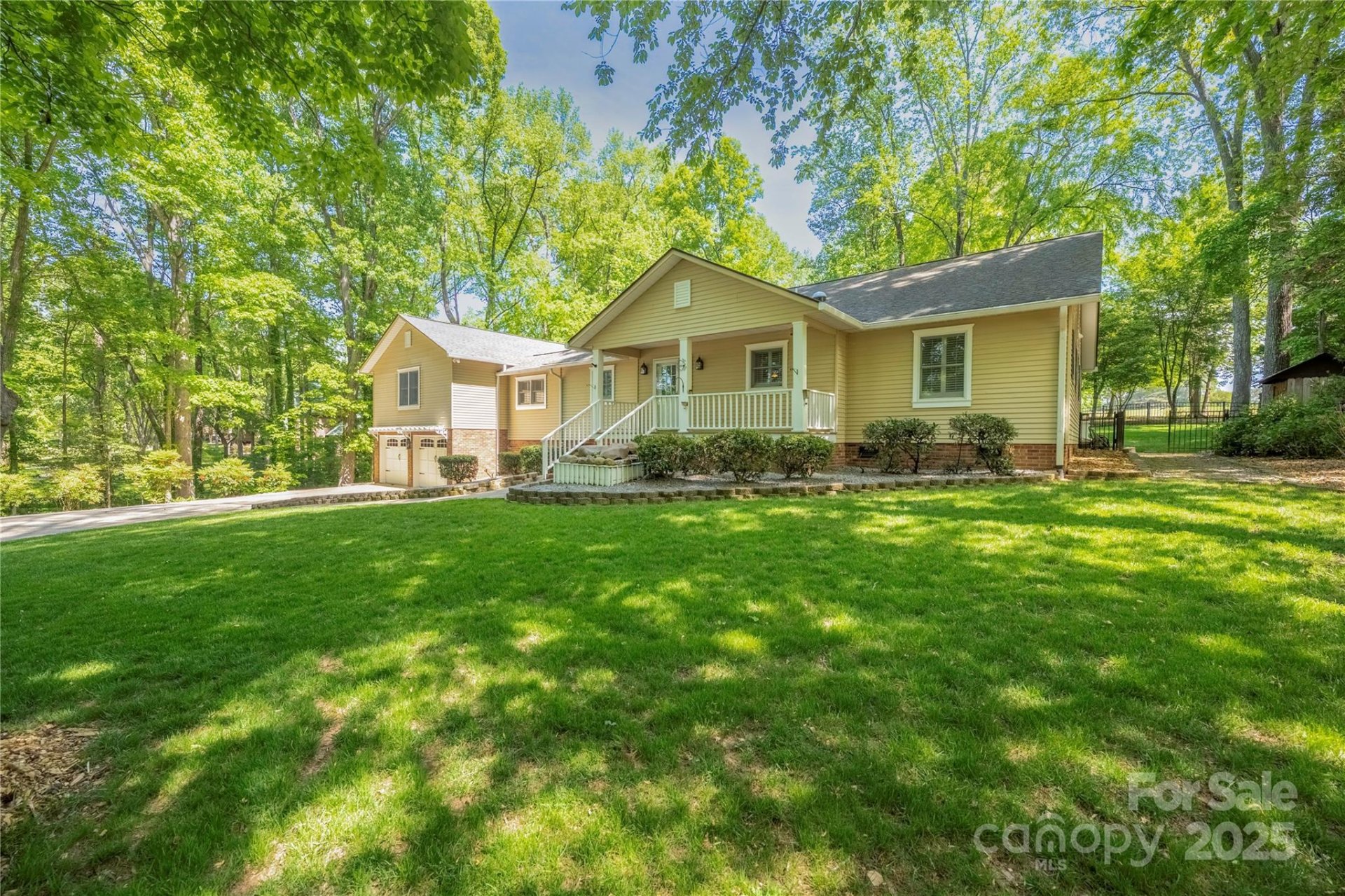 Property image 1 at 7888 Golf Course Drive, Denver, NC 28037