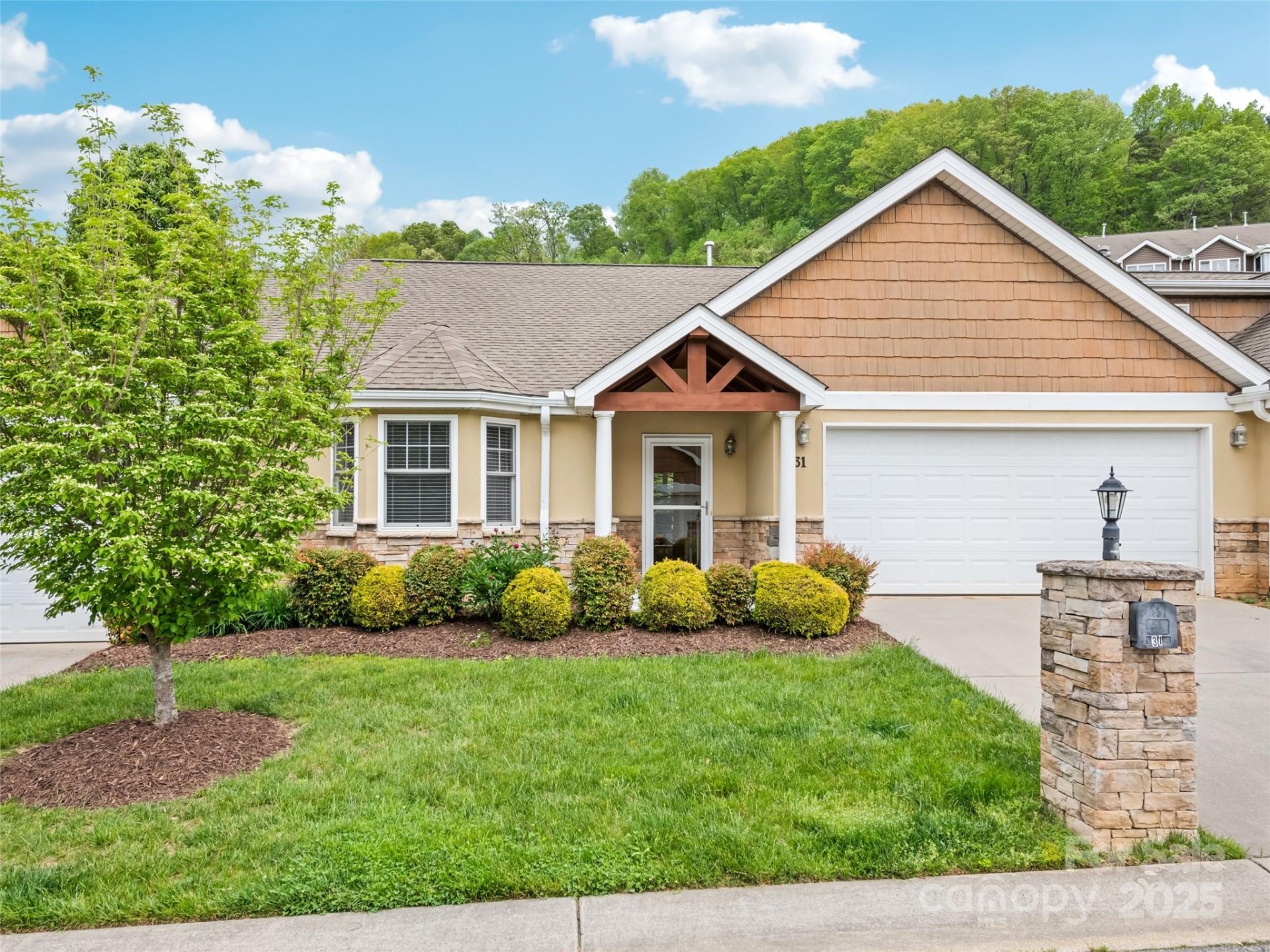 The Vistas at Castle Creek, Waynesville Community