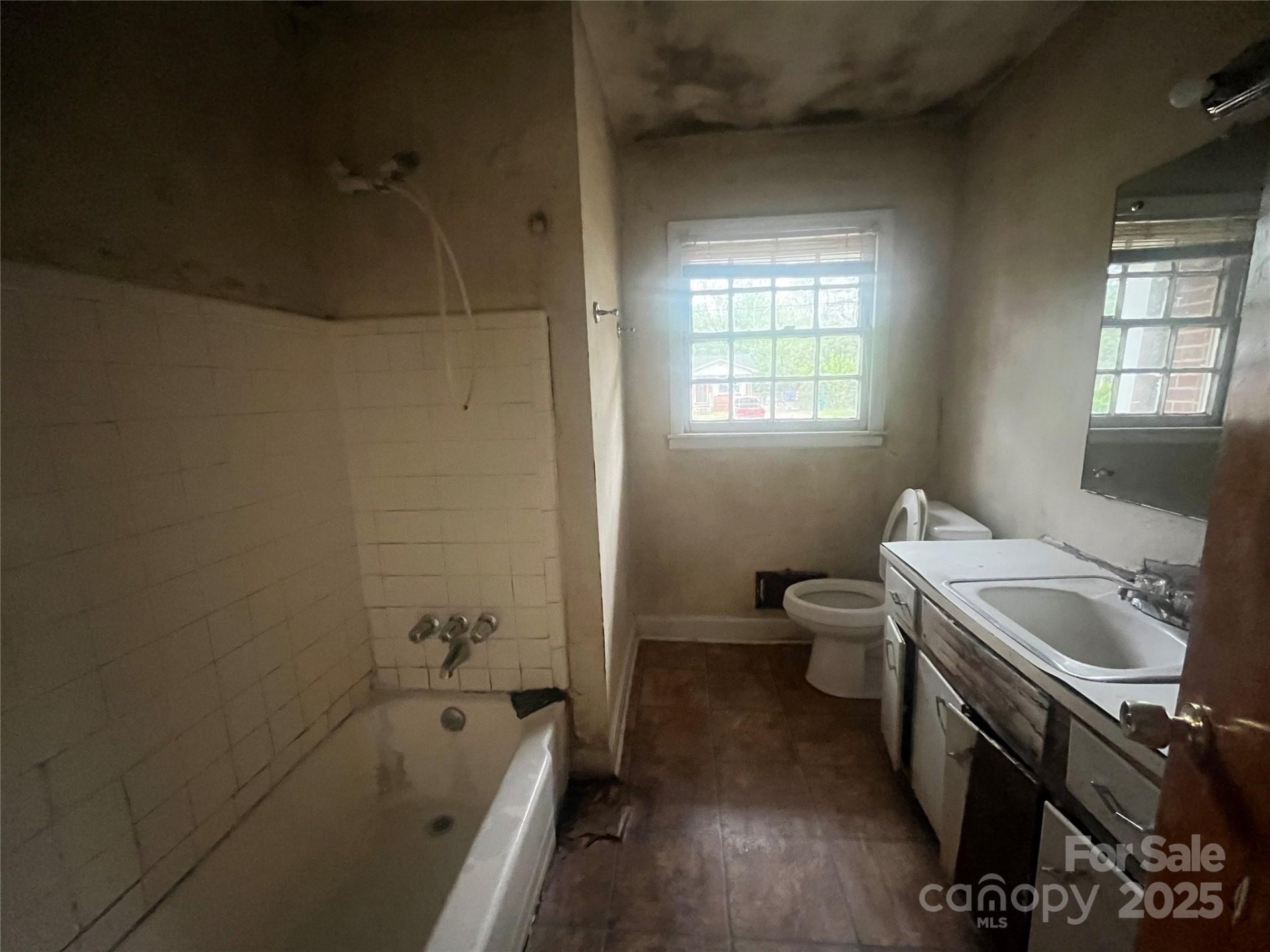 Property image 4 at 4817 Ridgeley Drive, Charlotte, NC 28208