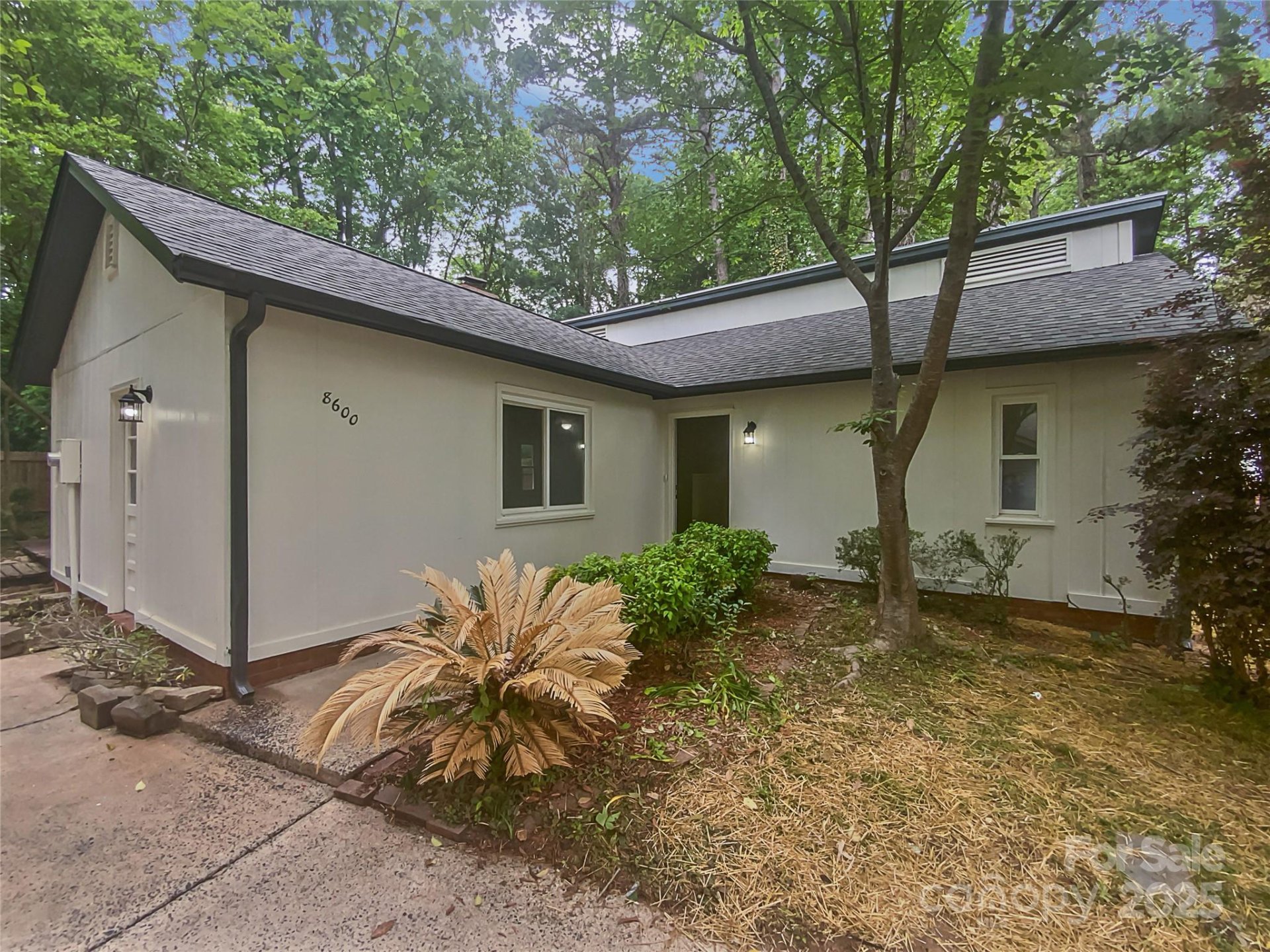 Property image 1 at 8600 Eaglewind Drive, Charlotte, NC 28212